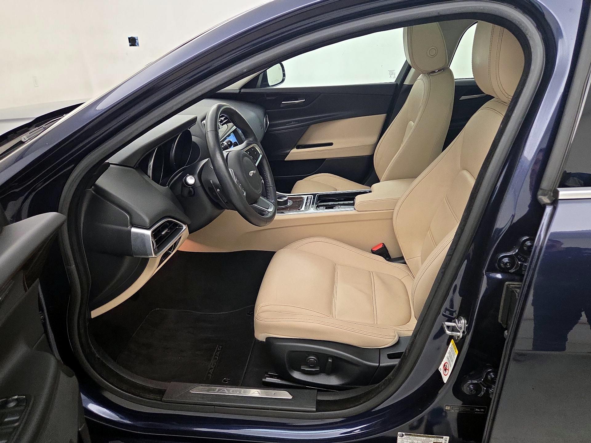 Thumbnail: 2018 Jaguar XE - 11