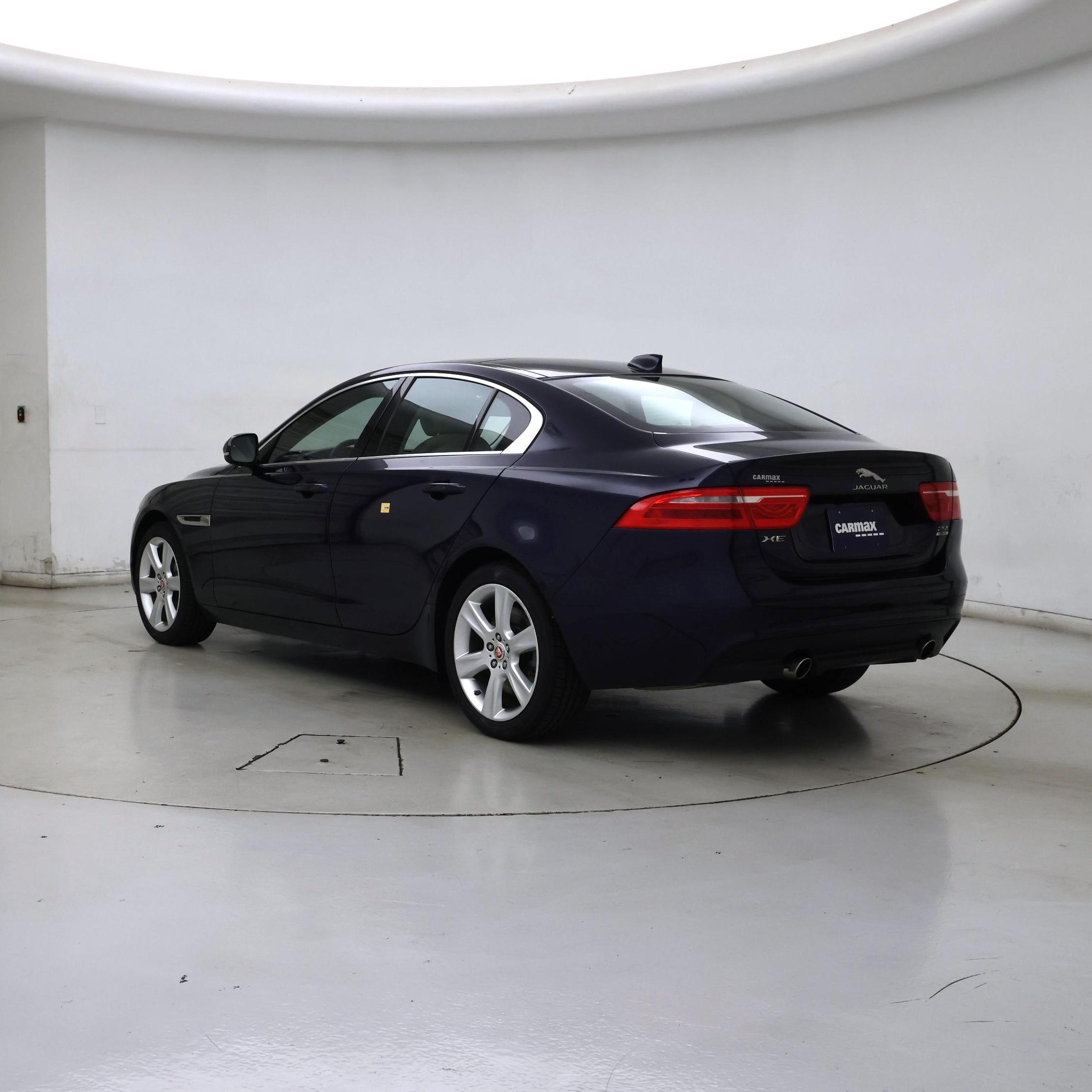 Thumbnail: 2018 Jaguar XE - 2