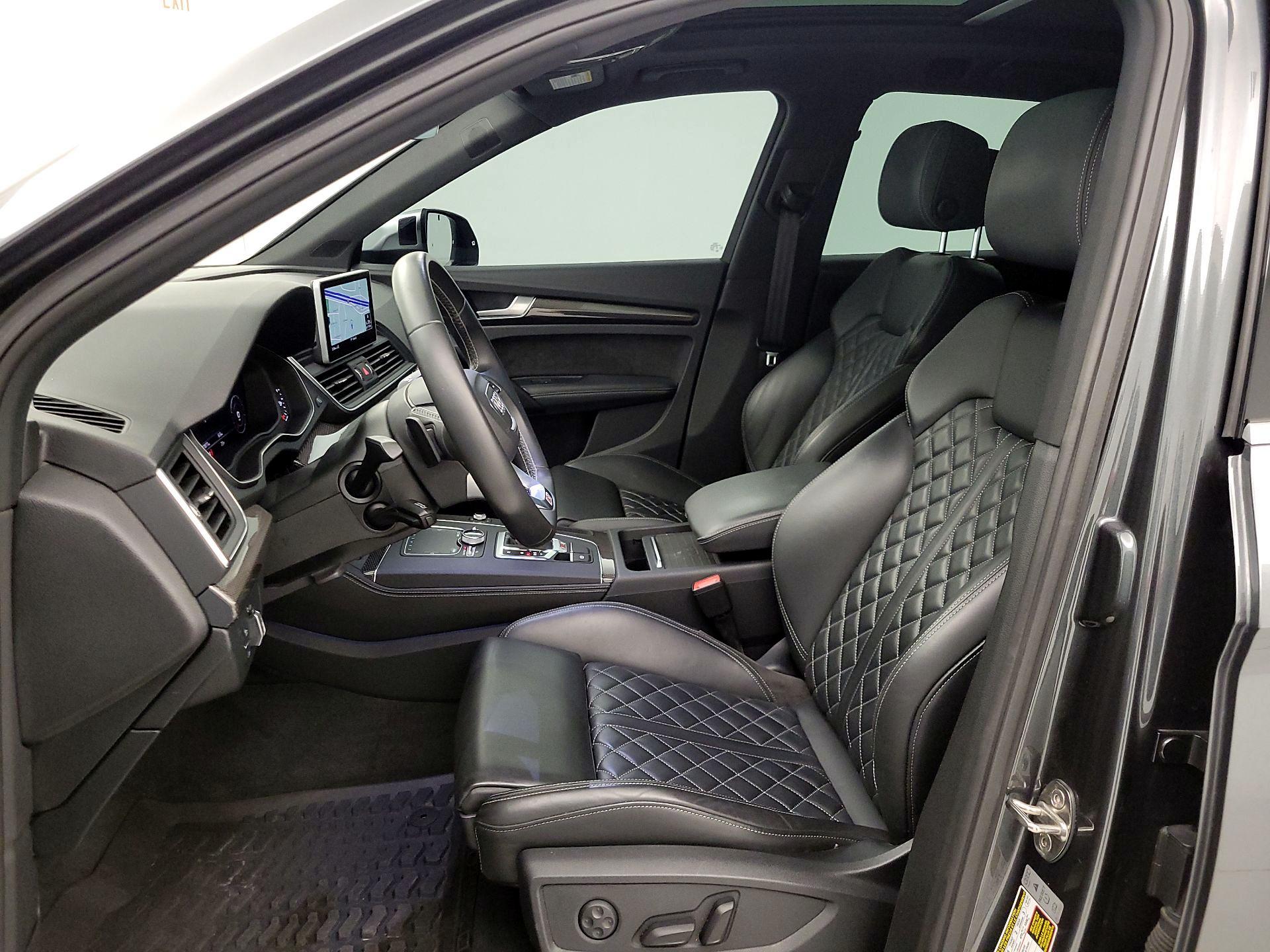 Thumbnail: 2020 Audi SQ5 - 11