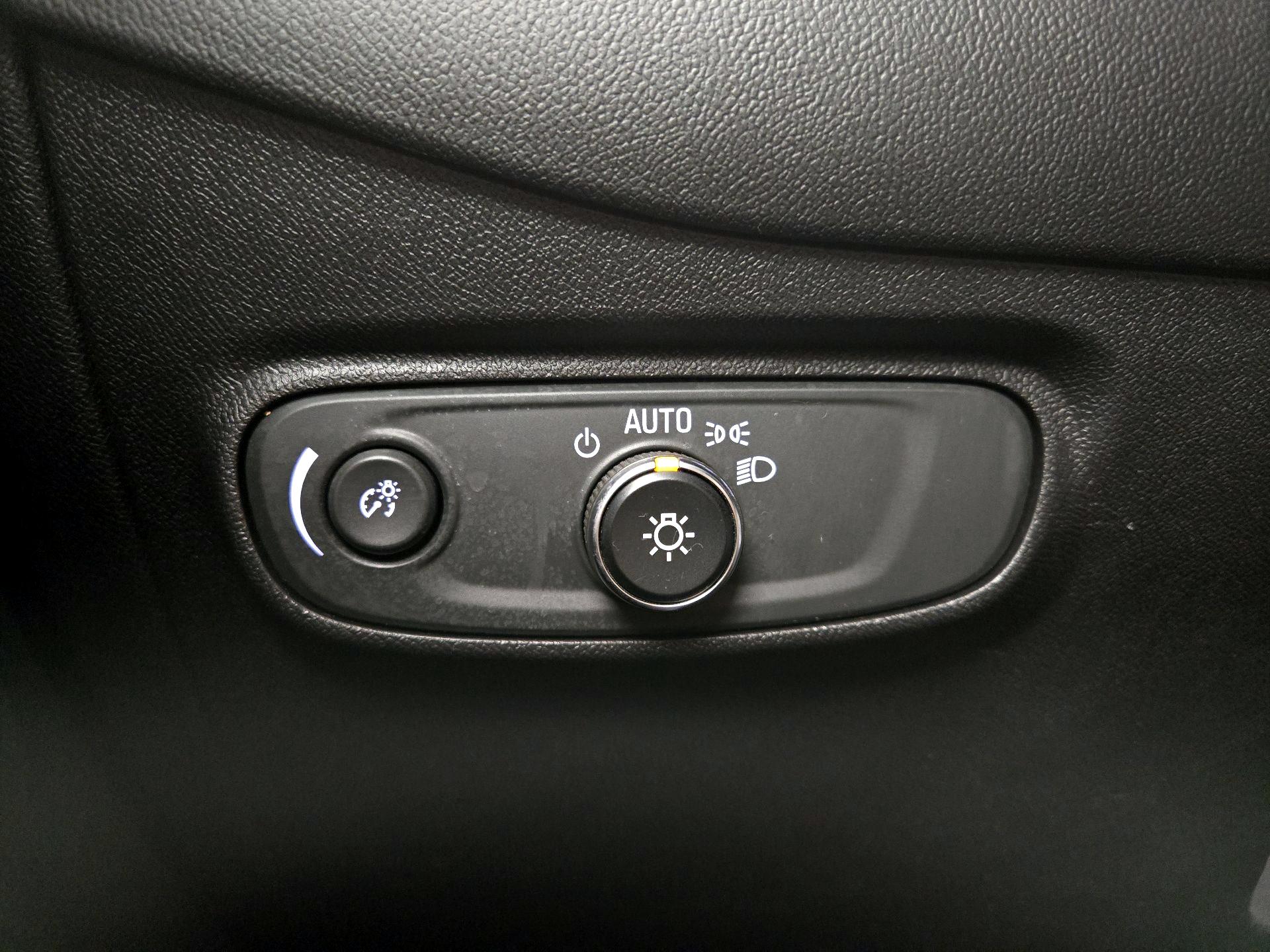 Thumbnail: 2018 Chevrolet Equinox - 13