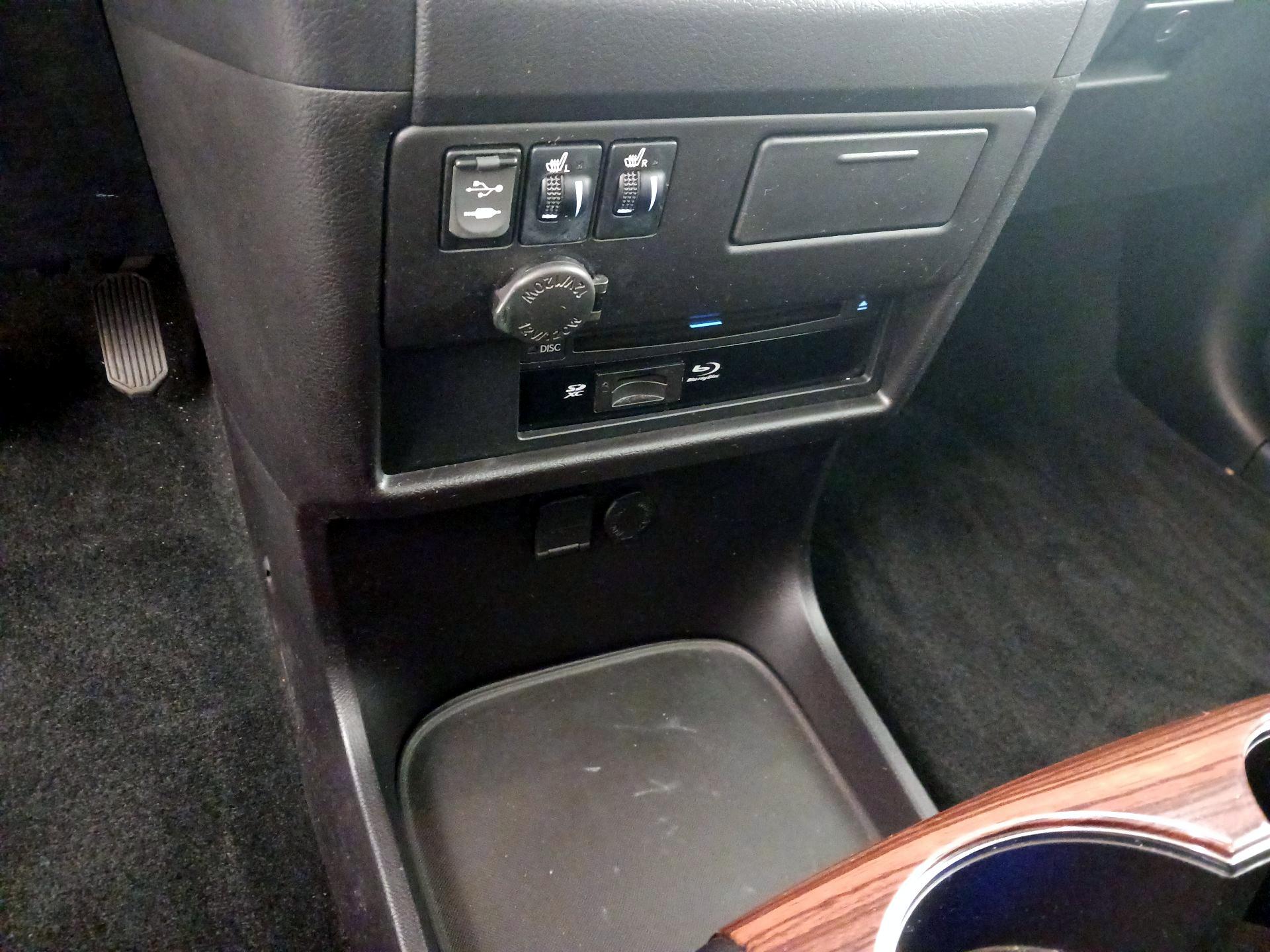 Thumbnail: 2017 Toyota Sienna - 19