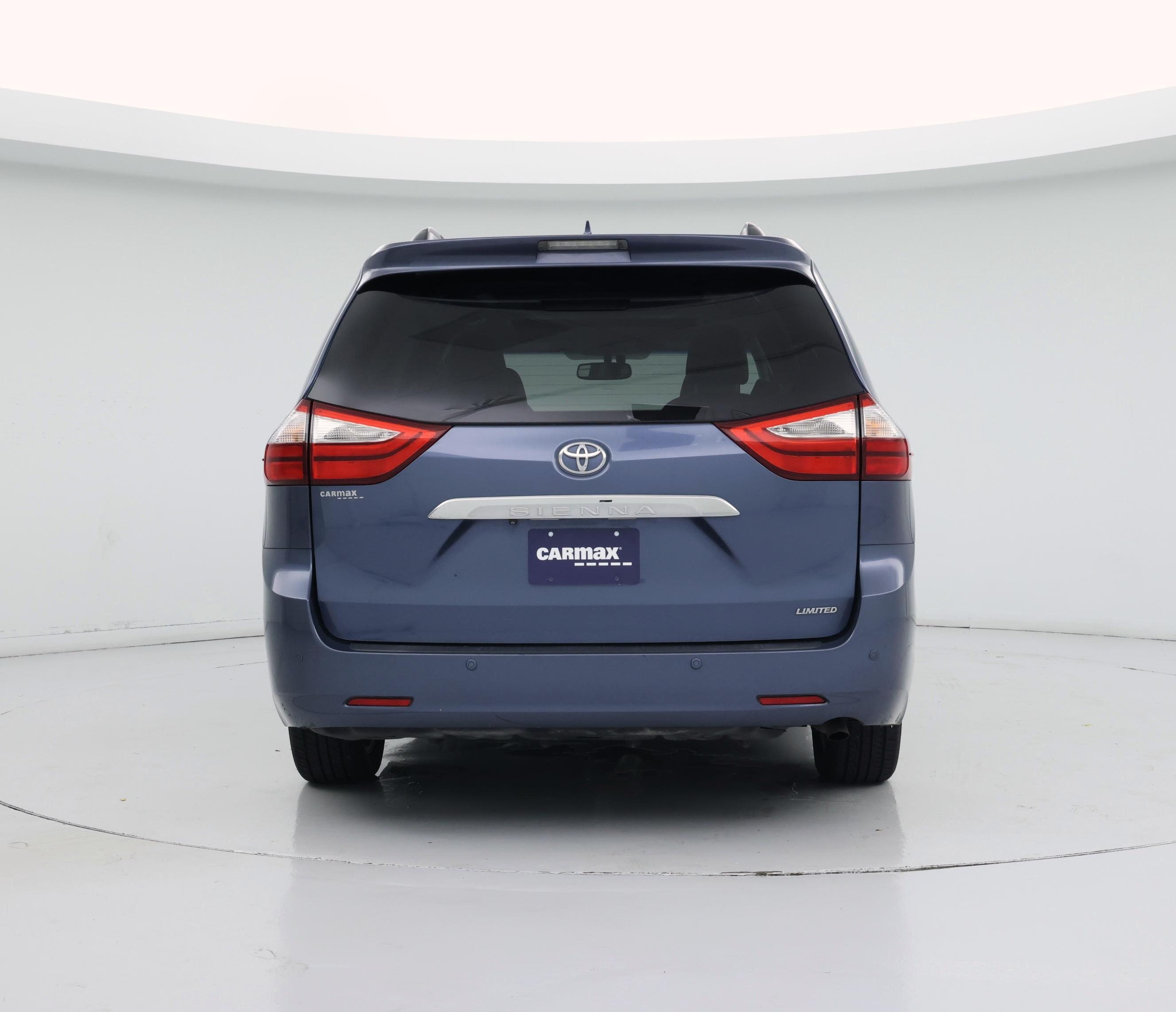 Thumbnail: 2017 Toyota Sienna - 6