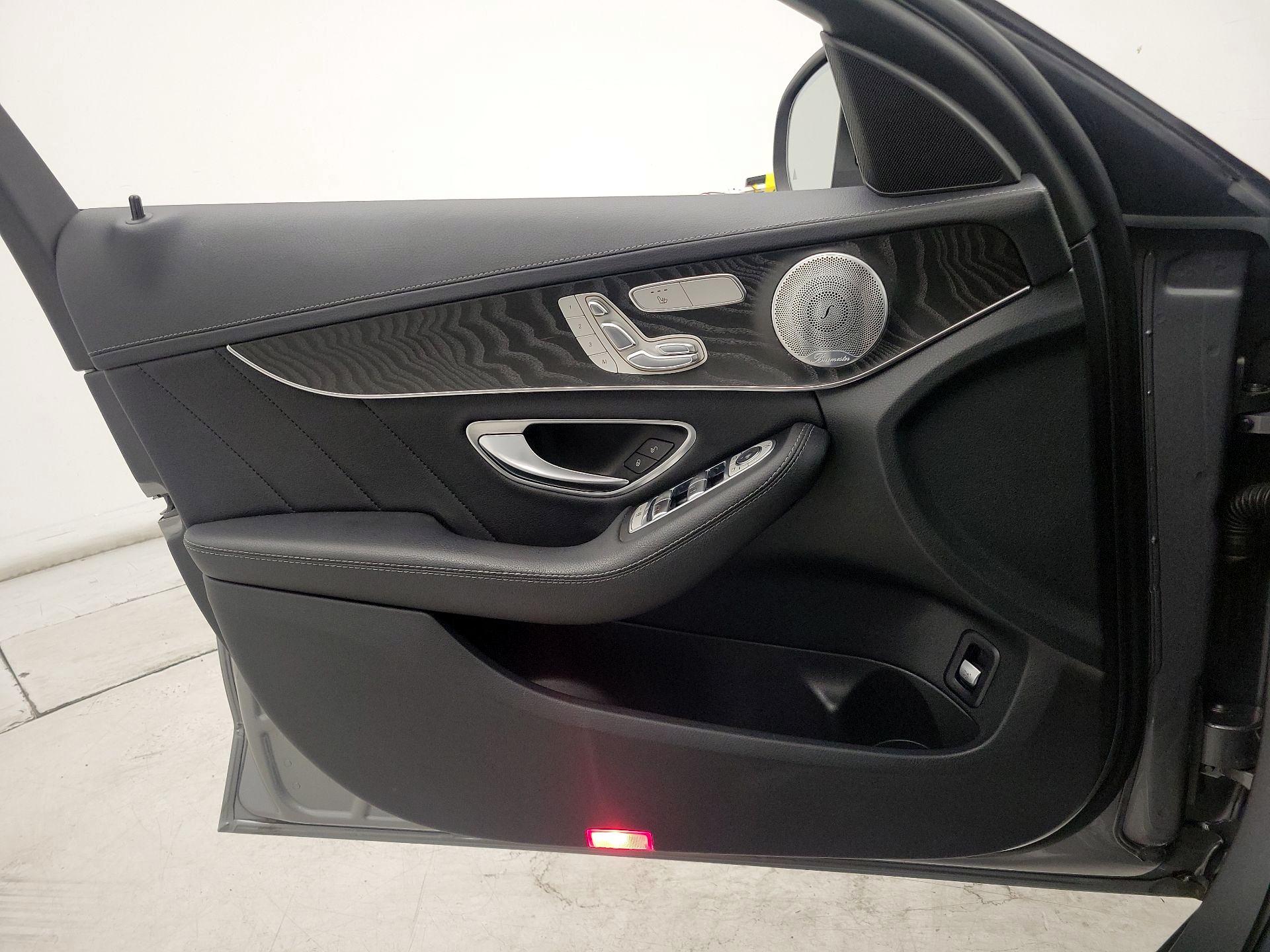 Thumbnail: 2015 Mercedes-Benz C-Class - 12