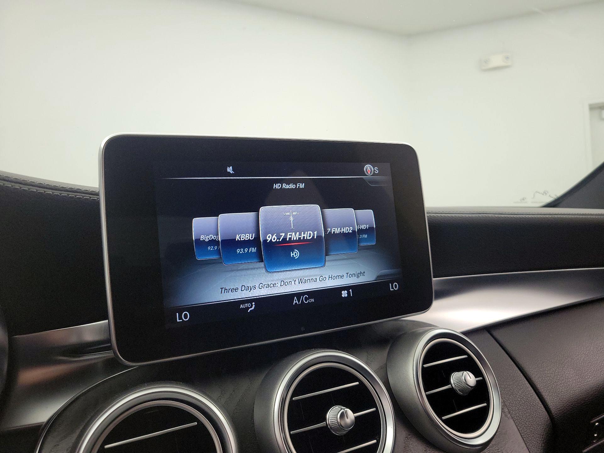 Thumbnail: 2015 Mercedes-Benz C-Class - 16