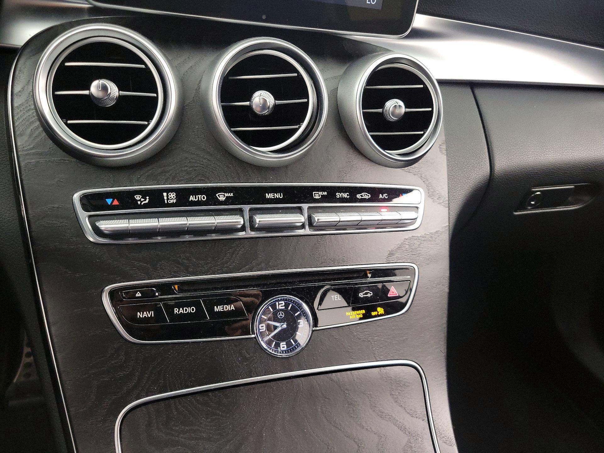 Thumbnail: 2015 Mercedes-Benz C-Class - 17