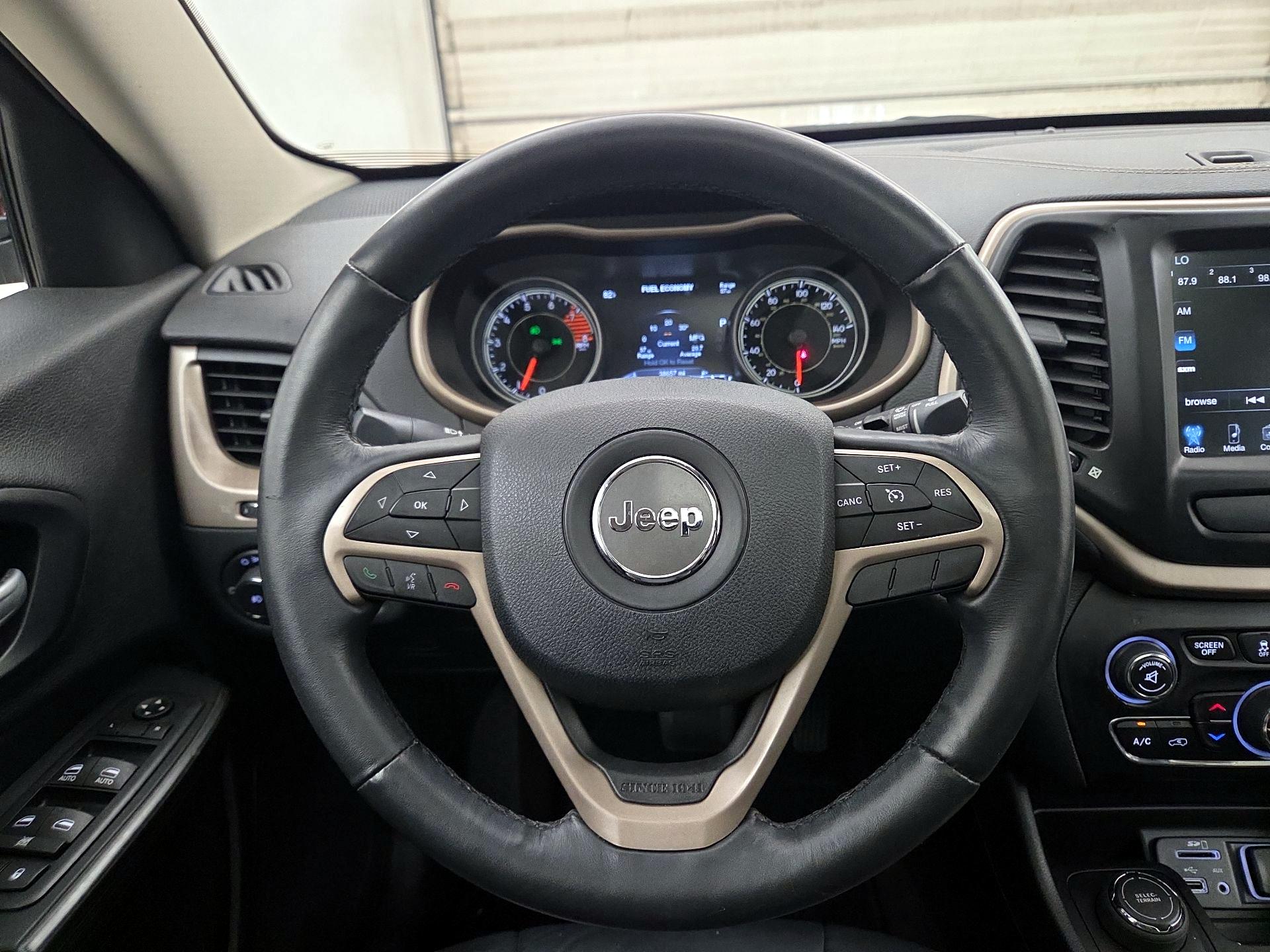 Thumbnail: 2016 Jeep Cherokee - 10