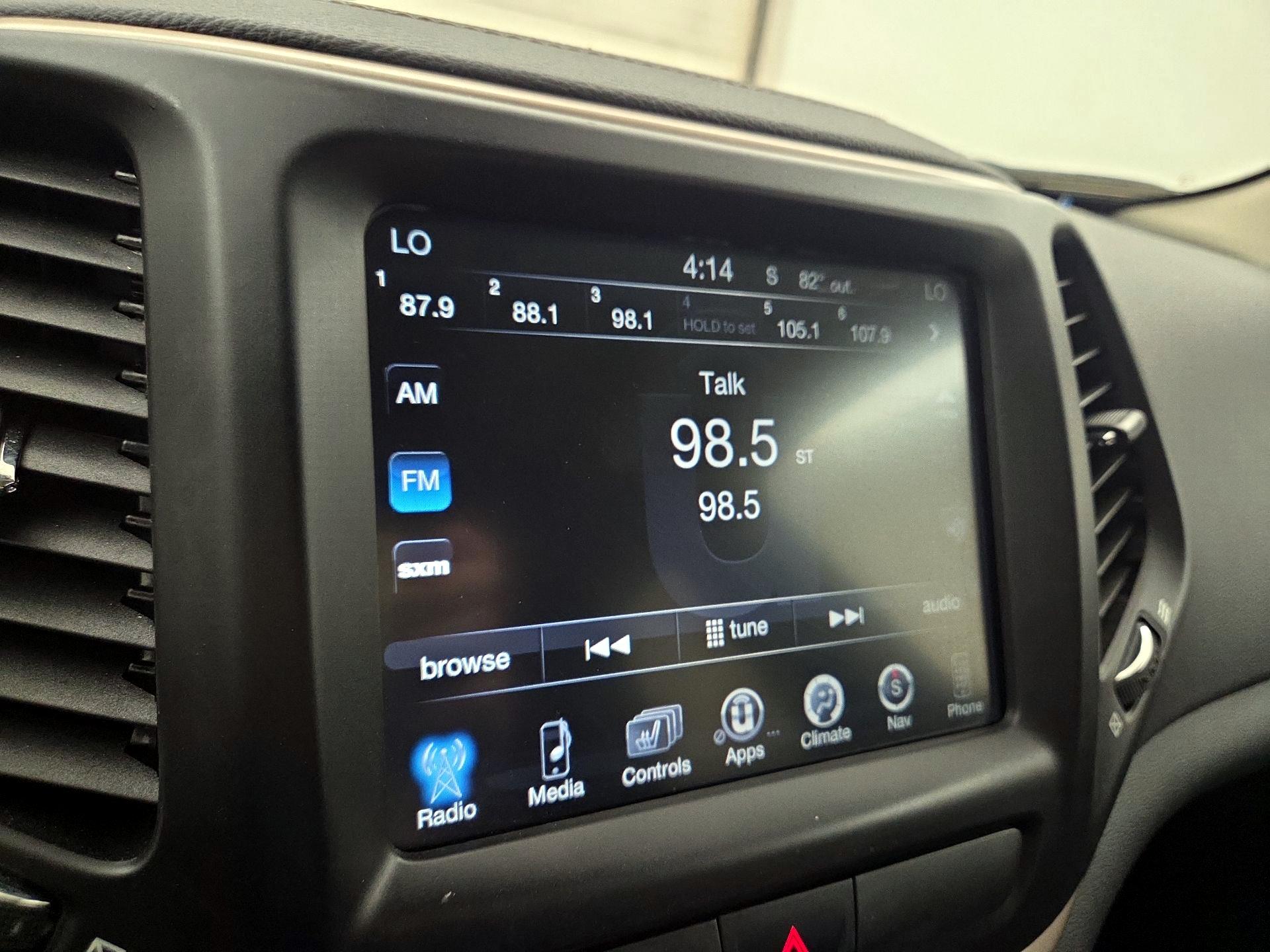 Thumbnail: 2016 Jeep Cherokee - 15