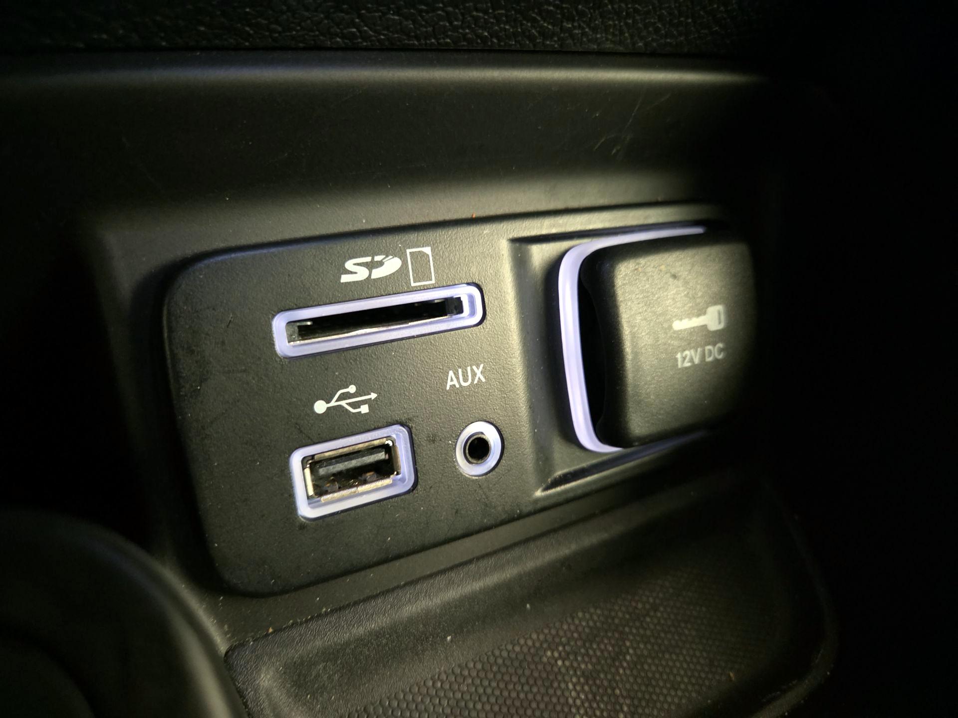 Thumbnail: 2016 Jeep Cherokee - 18