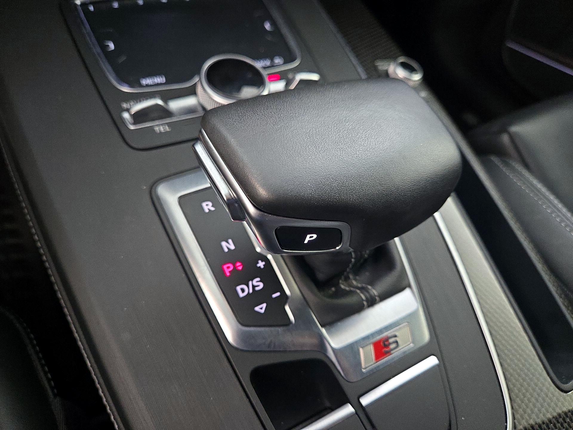 Thumbnail: 2020 Audi SQ5 - 18