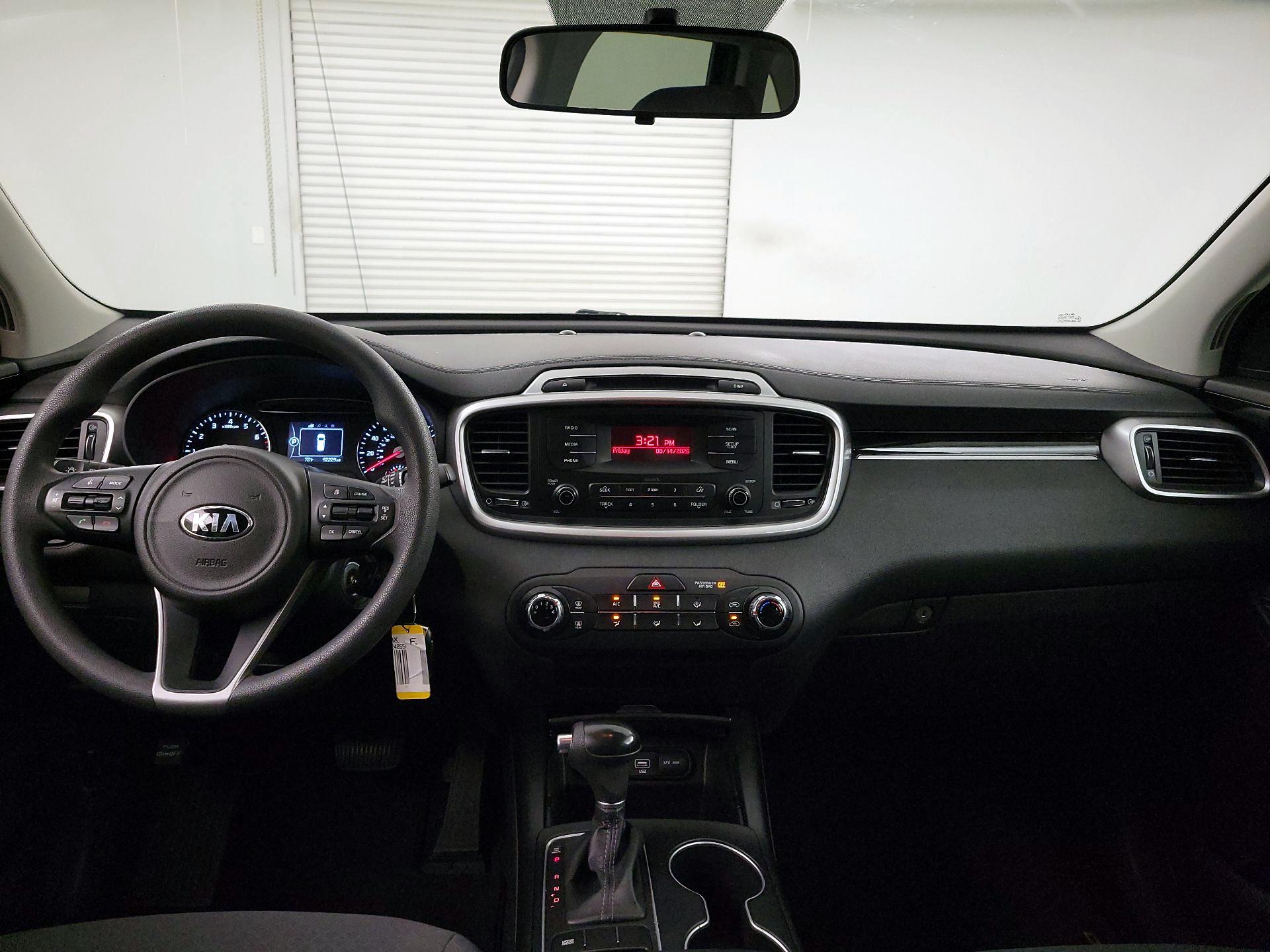 Thumbnail: 2017 Kia Sorento - 9
