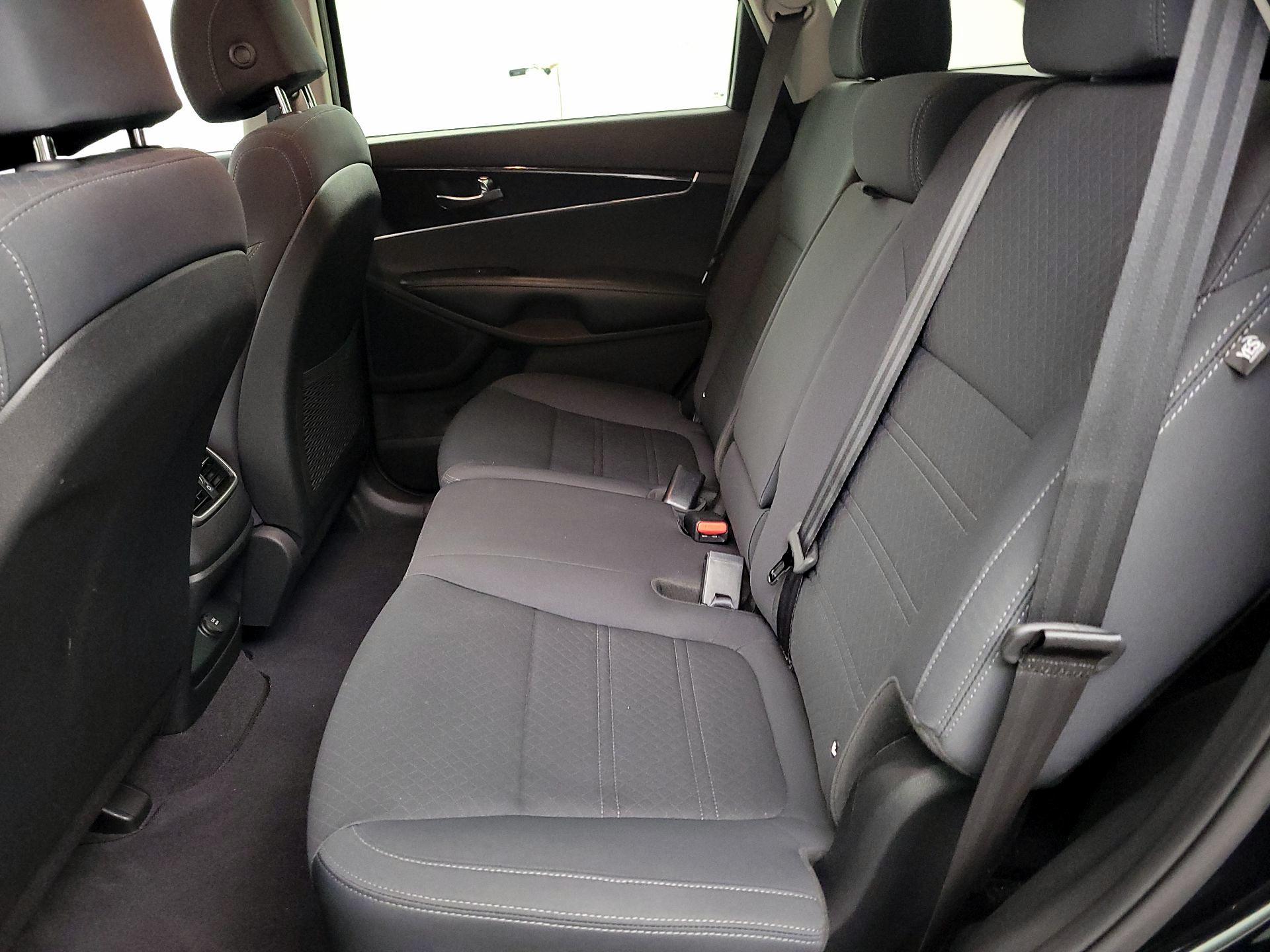 Thumbnail: 2017 Kia Sorento - 18