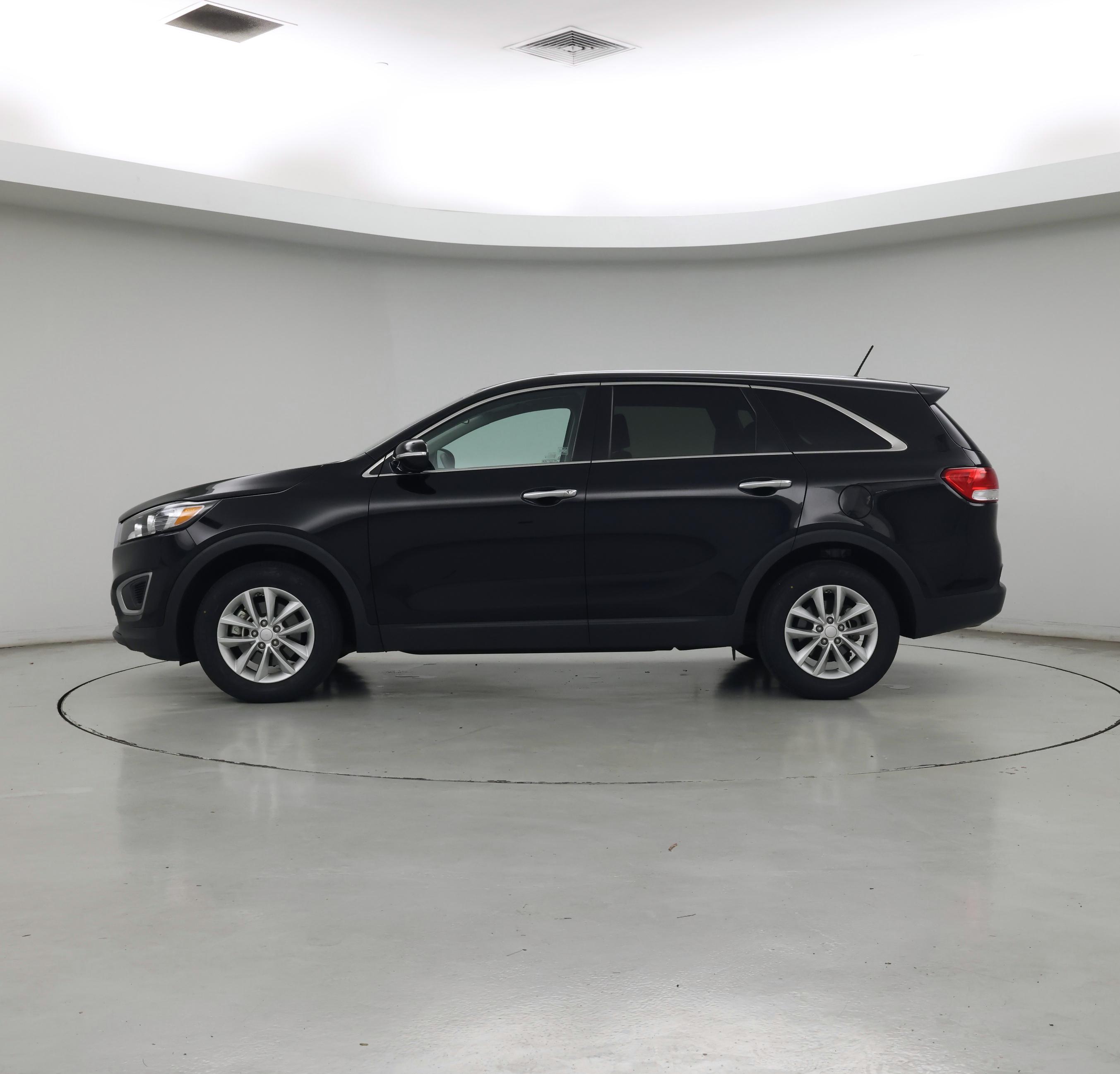 Thumbnail: 2017 Kia Sorento - 3