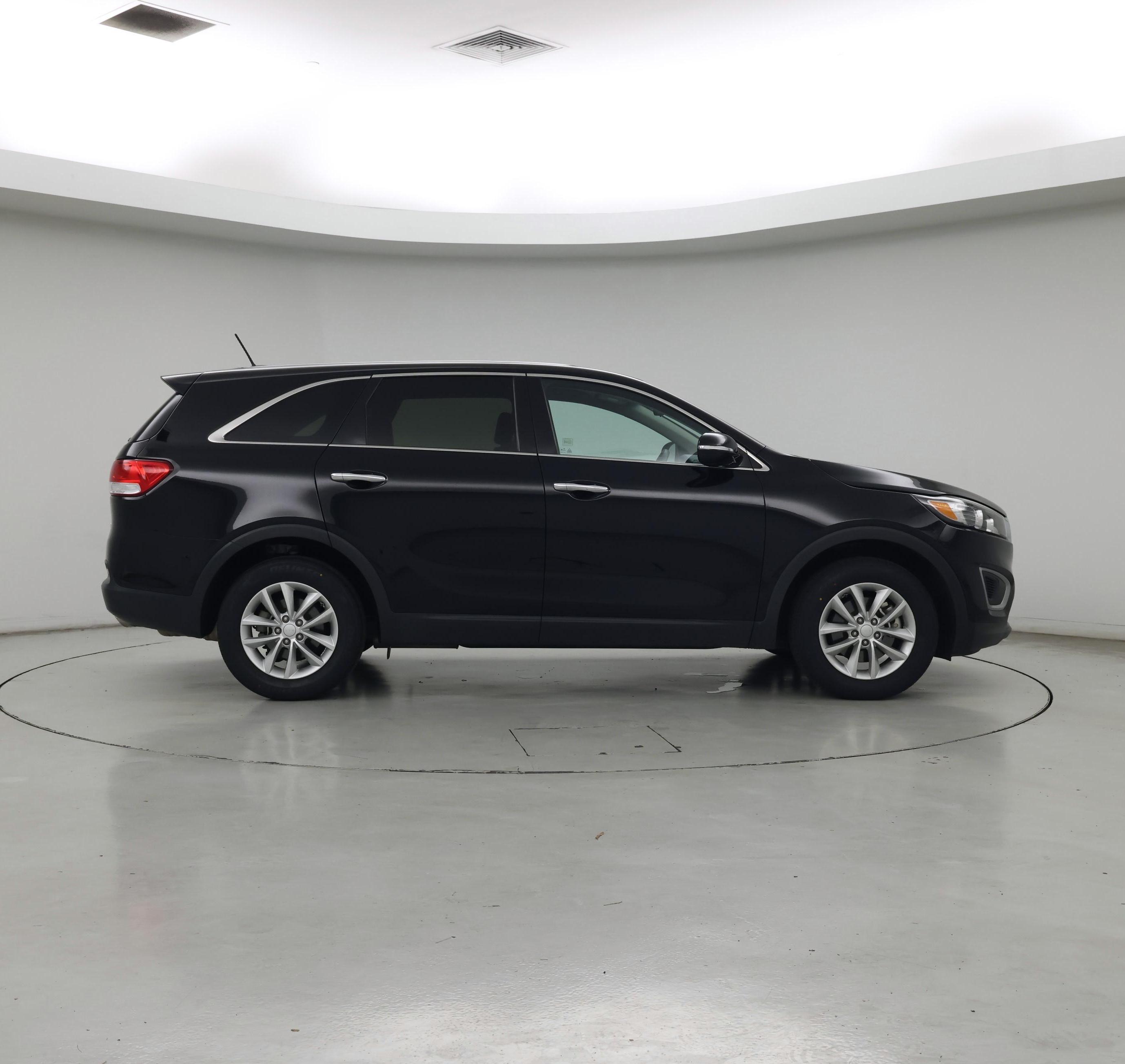 Thumbnail: 2017 Kia Sorento - 7