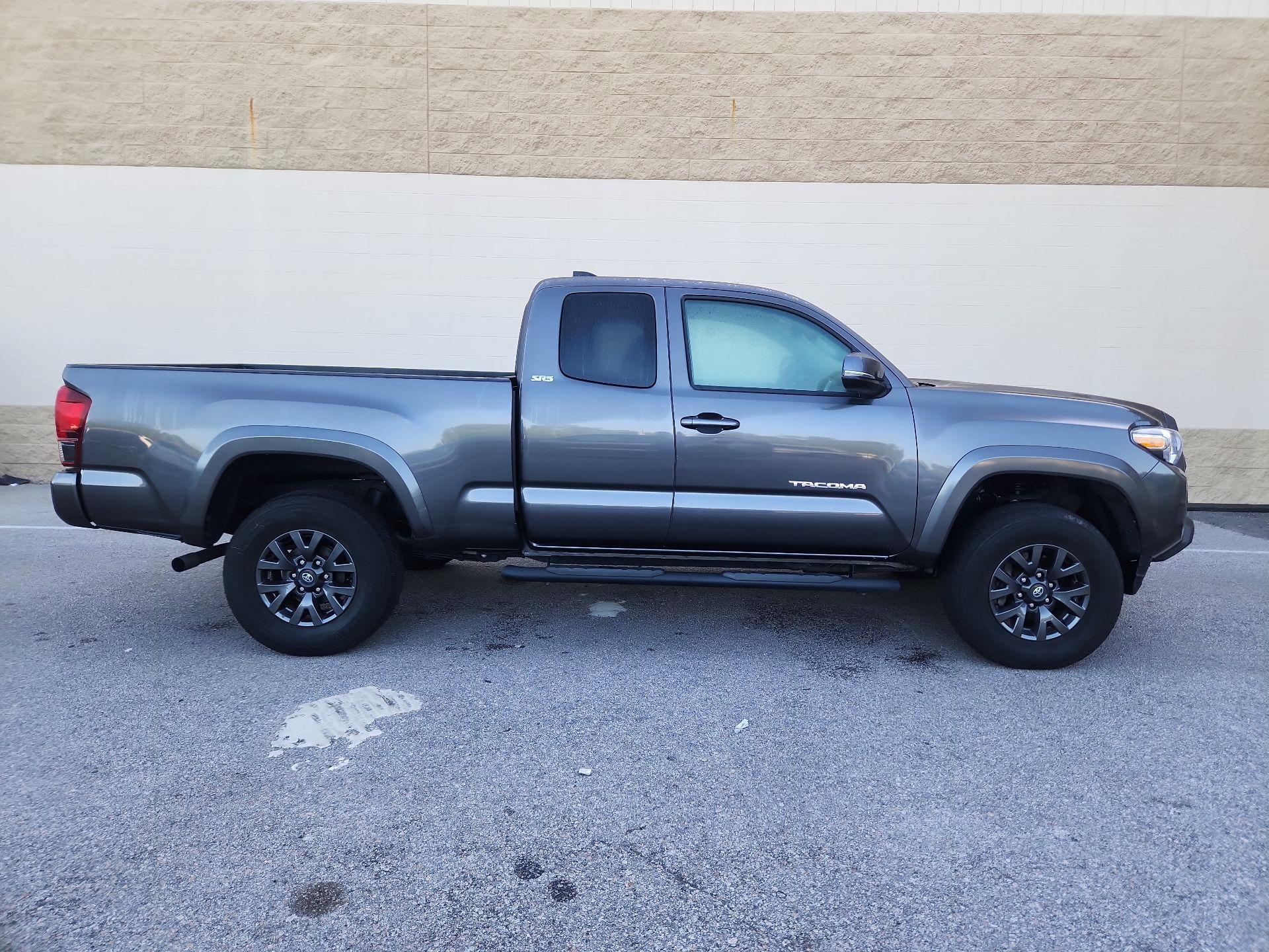 Thumbnail: 2023 Toyota Tacoma - 4