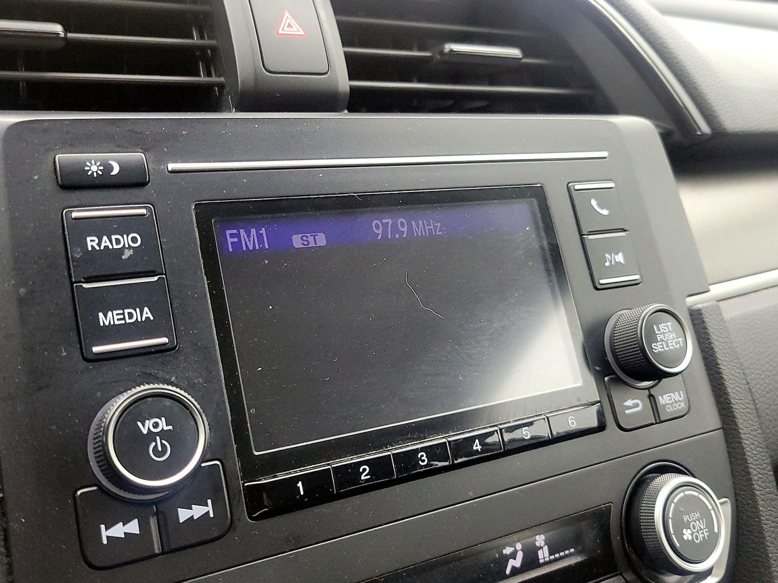 2019 Honda Civic LX - Photo 16