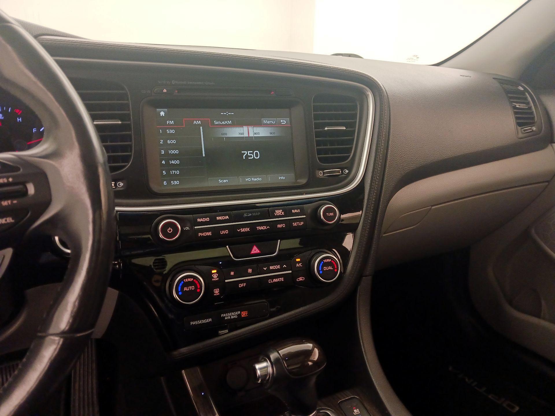 Thumbnail: 2015 Kia Optima - 16