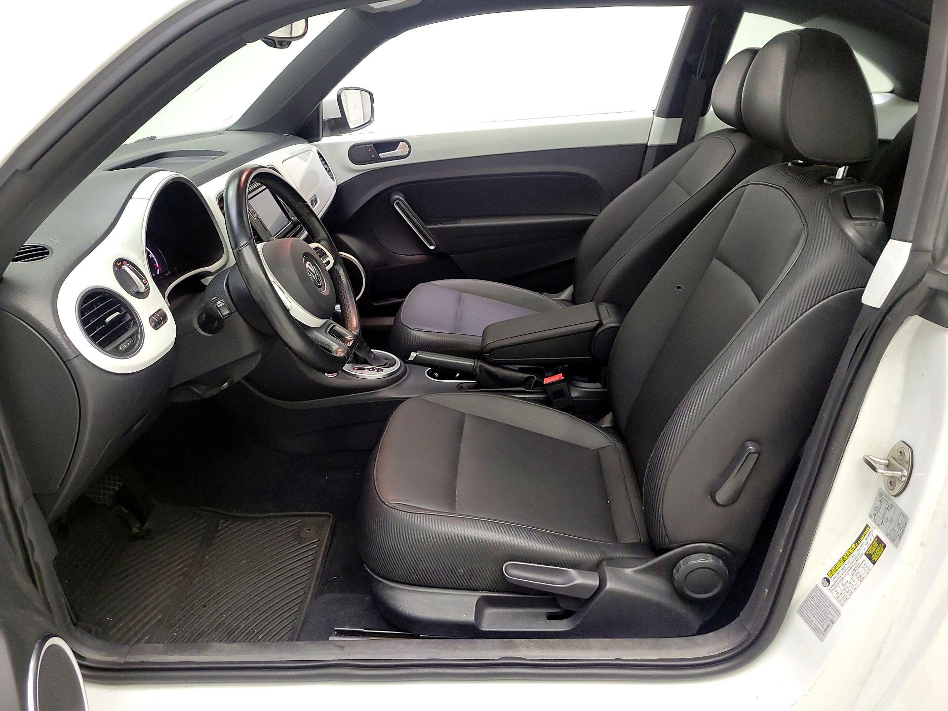 Thumbnail: 2016 Volkswagen Beetle - 11