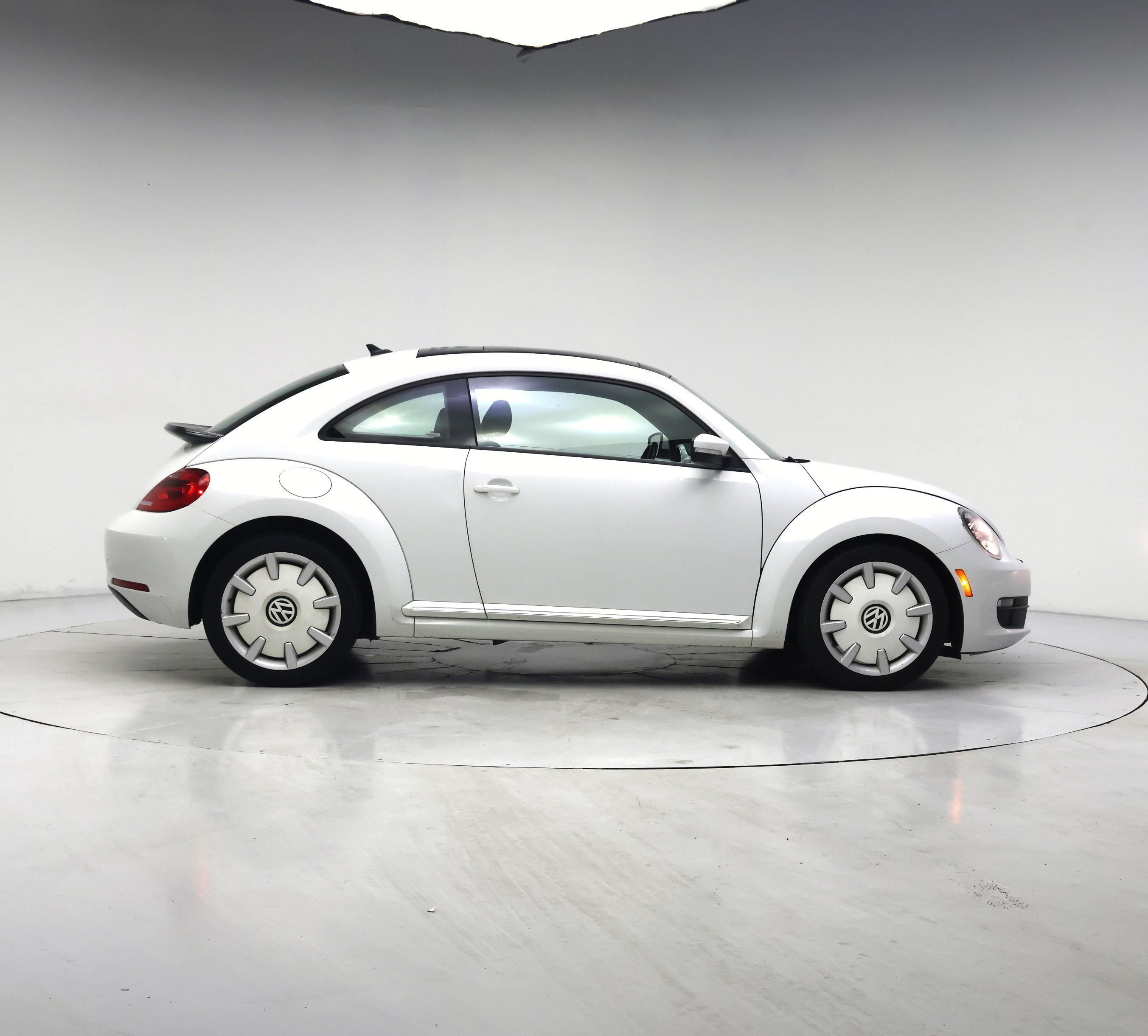 Thumbnail: 2016 Volkswagen Beetle - 7