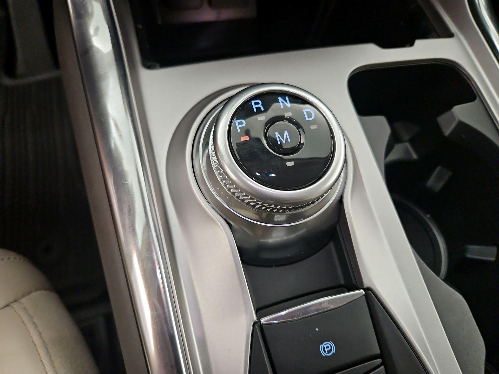 Thumbnail: 2020 Ford Explorer - 18