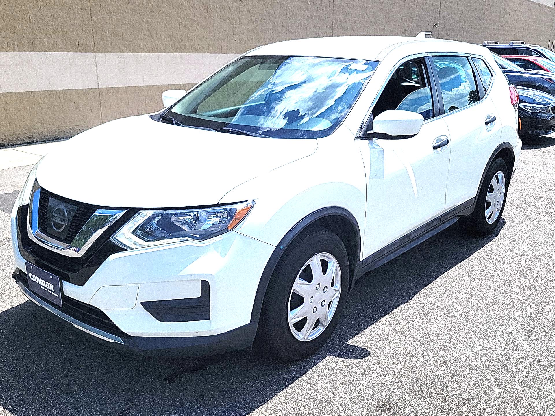 Thumbnail: 2017 Nissan Rogue - 3