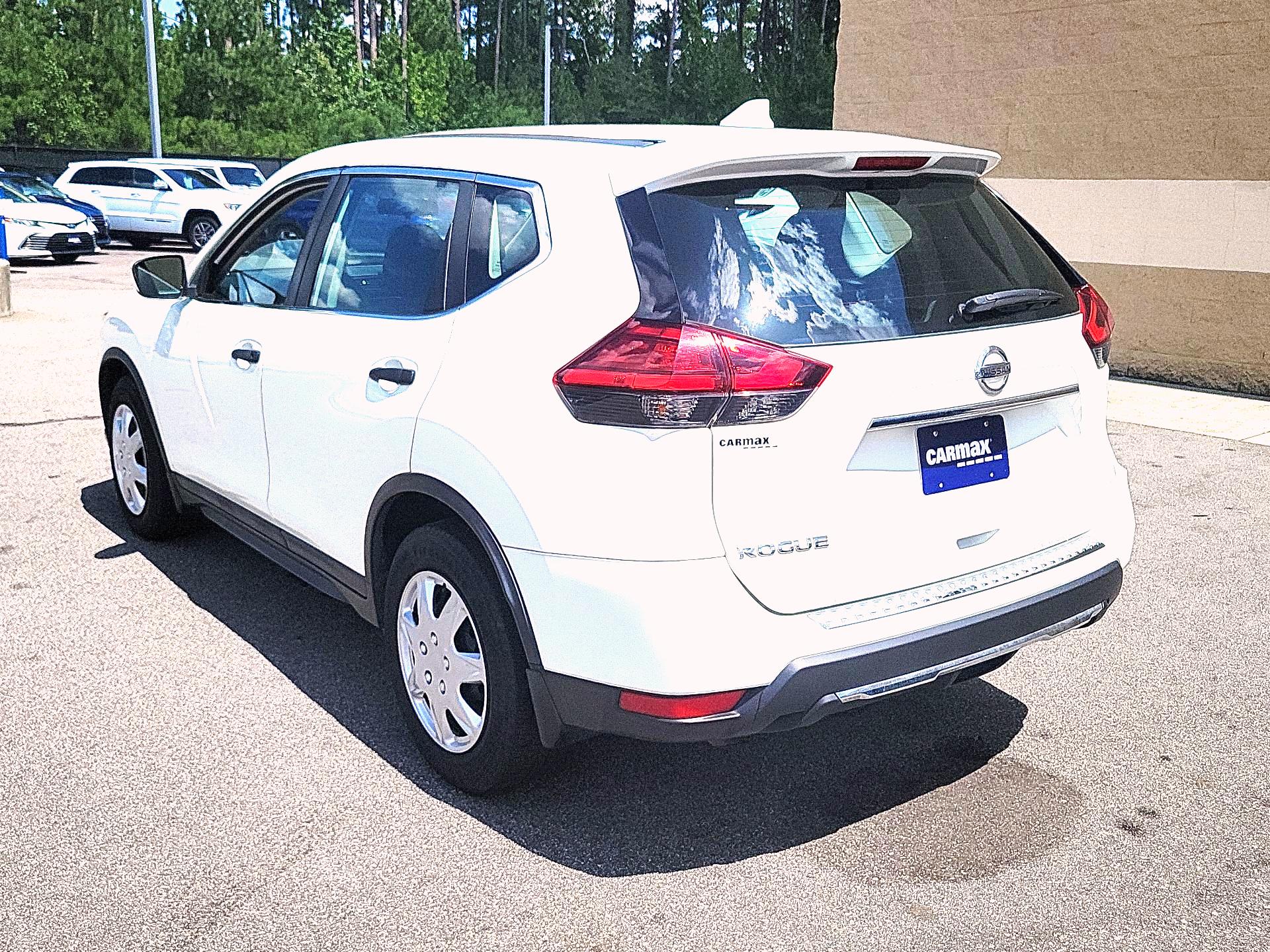 Thumbnail: 2017 Nissan Rogue - 7