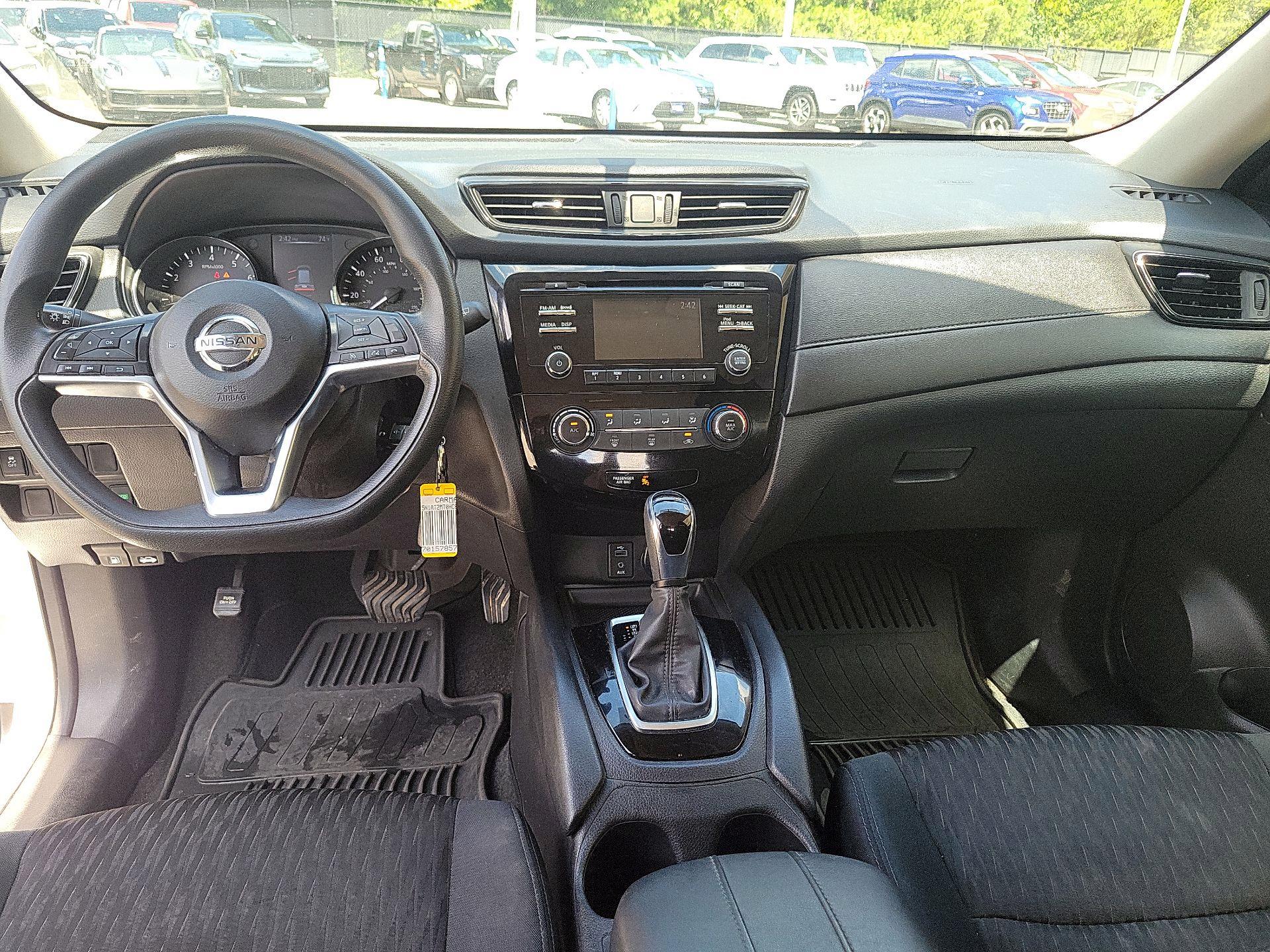 Thumbnail: 2017 Nissan Rogue - 8