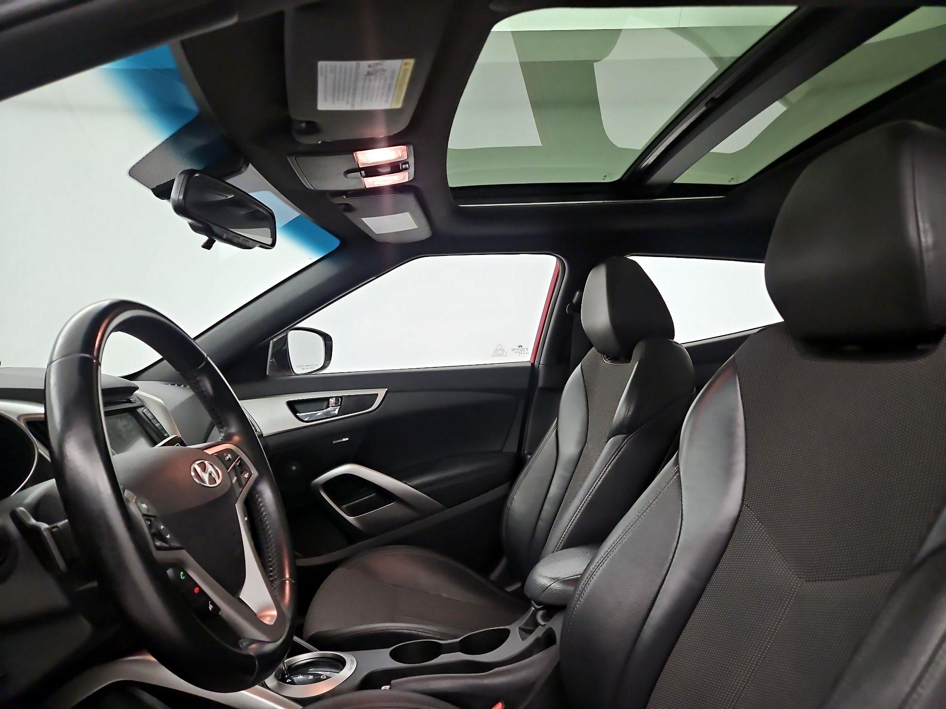 Thumbnail: 2016 Hyundai Veloster - 17