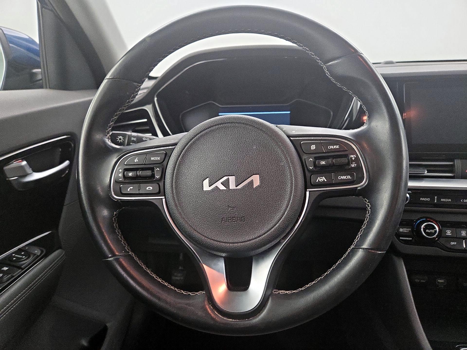 Thumbnail: 2022 Kia Niro - 10