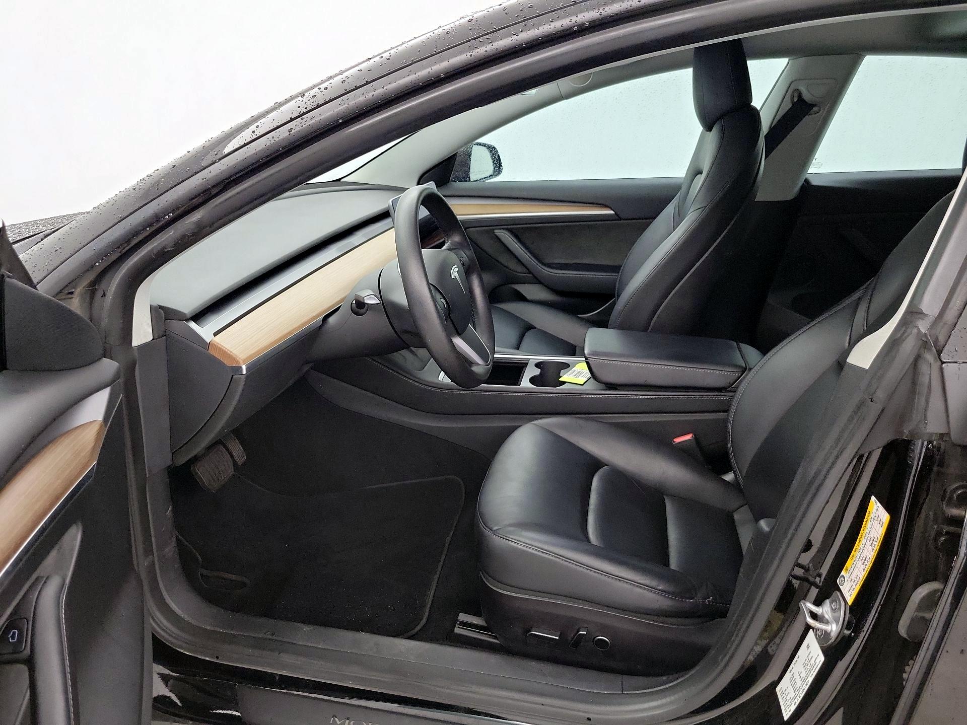 Thumbnail: 2022 Tesla Model 3 - 11