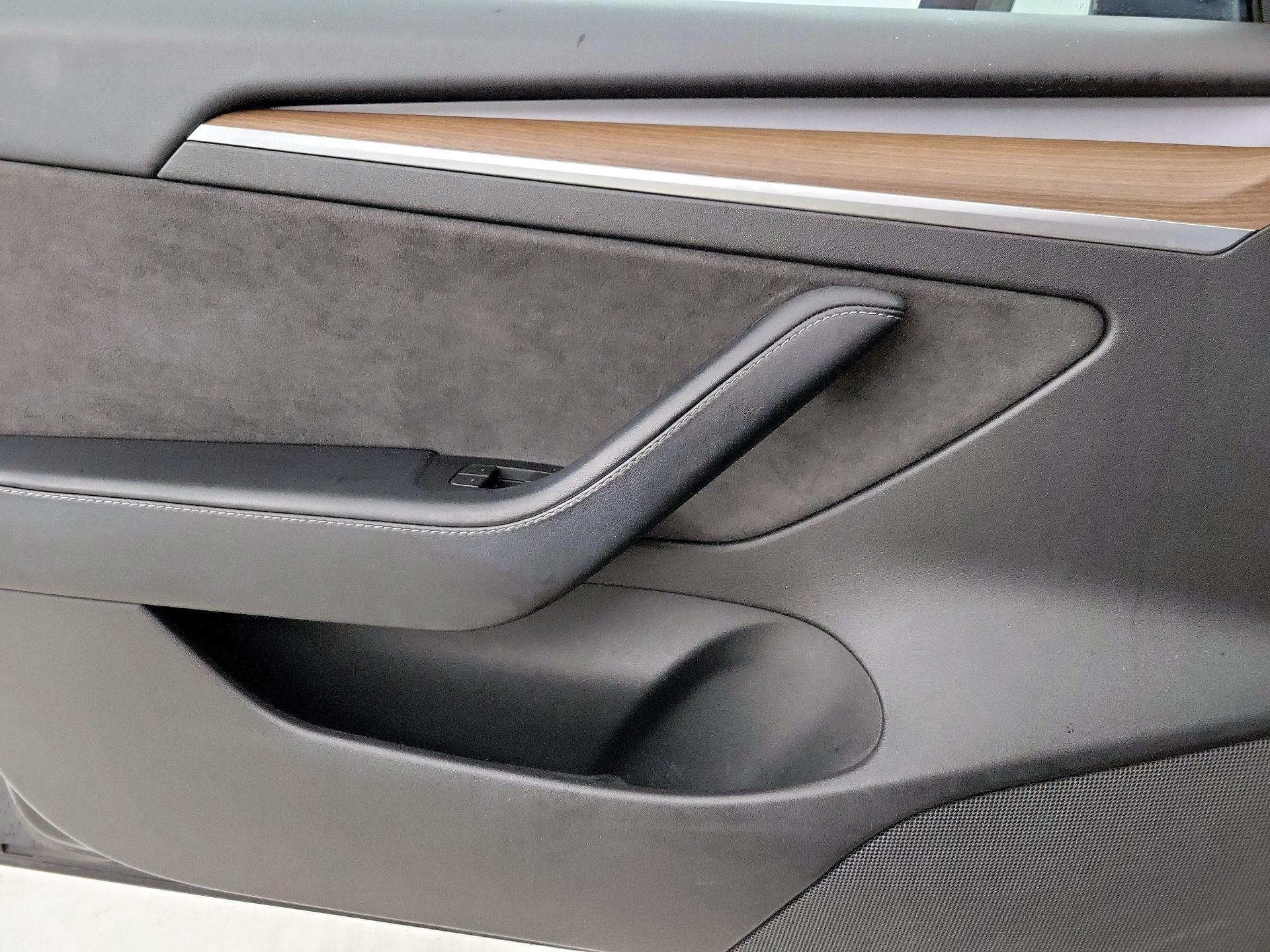 Thumbnail: 2022 Tesla Model 3 - 12
