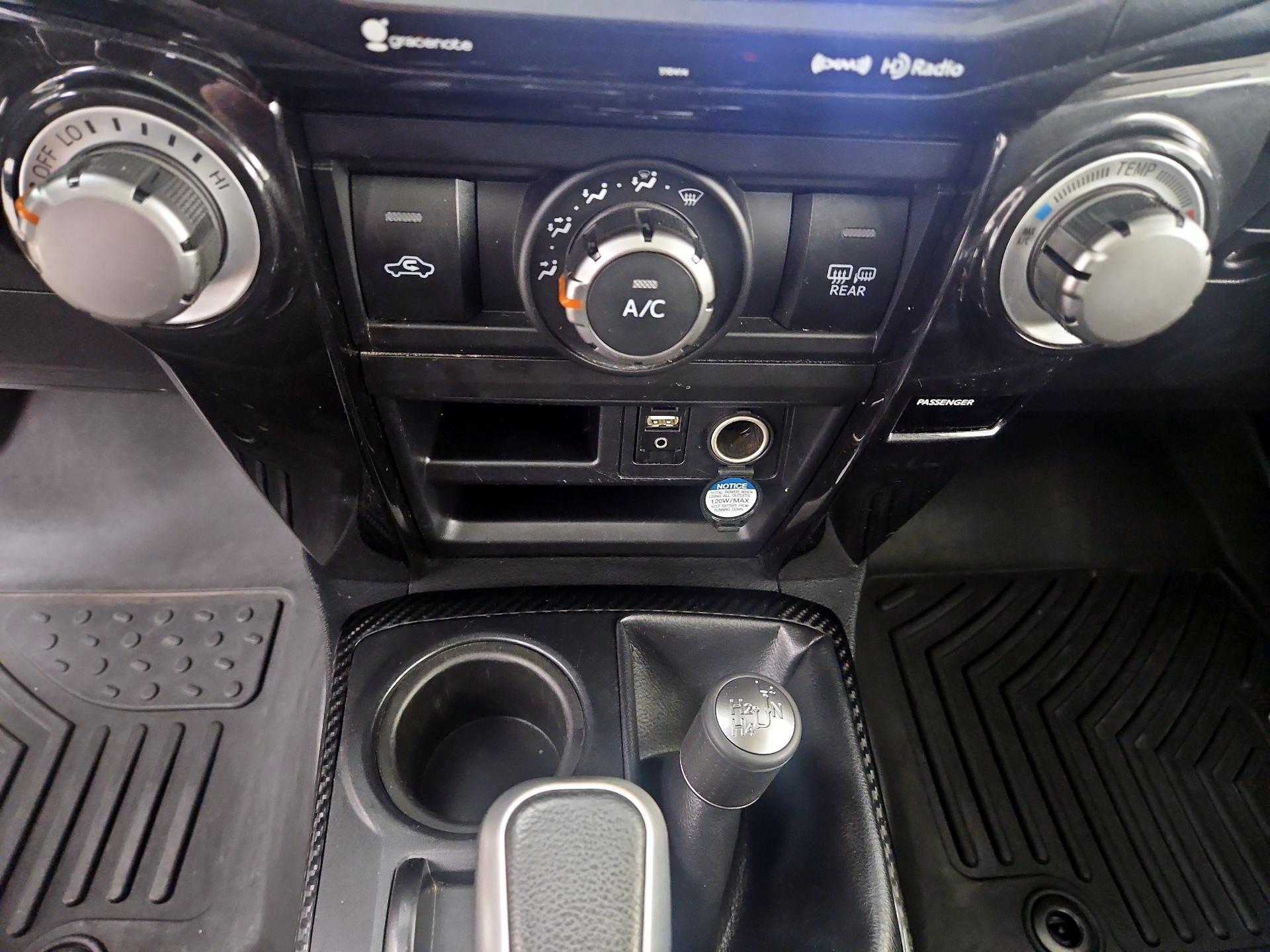 Thumbnail: 2019 Toyota 4Runner - 16