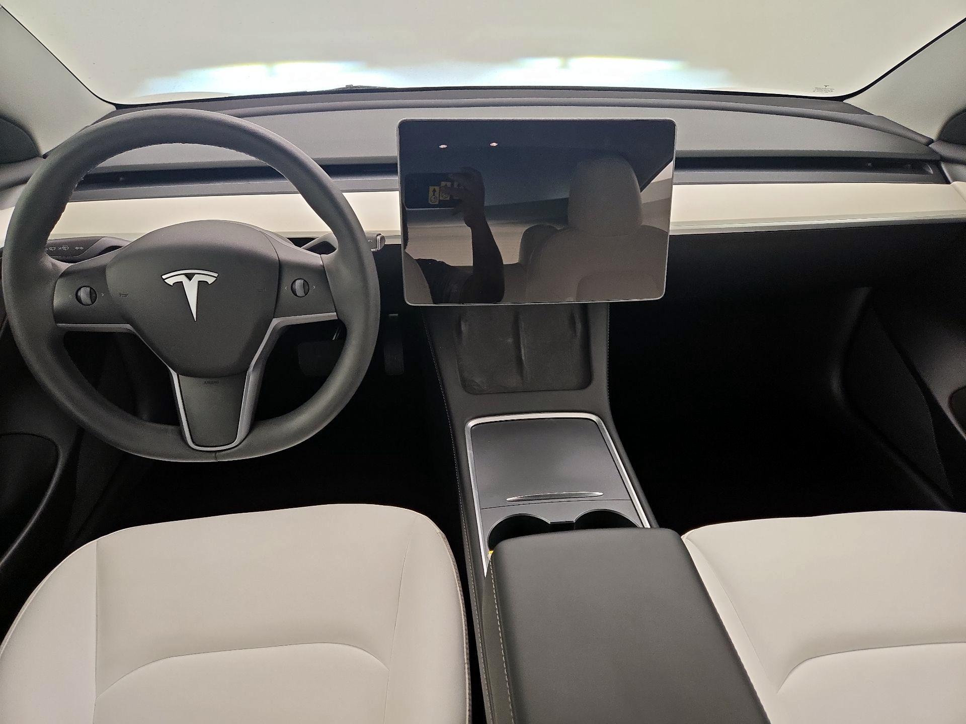 Thumbnail: 2023 Tesla Model 3 - 9