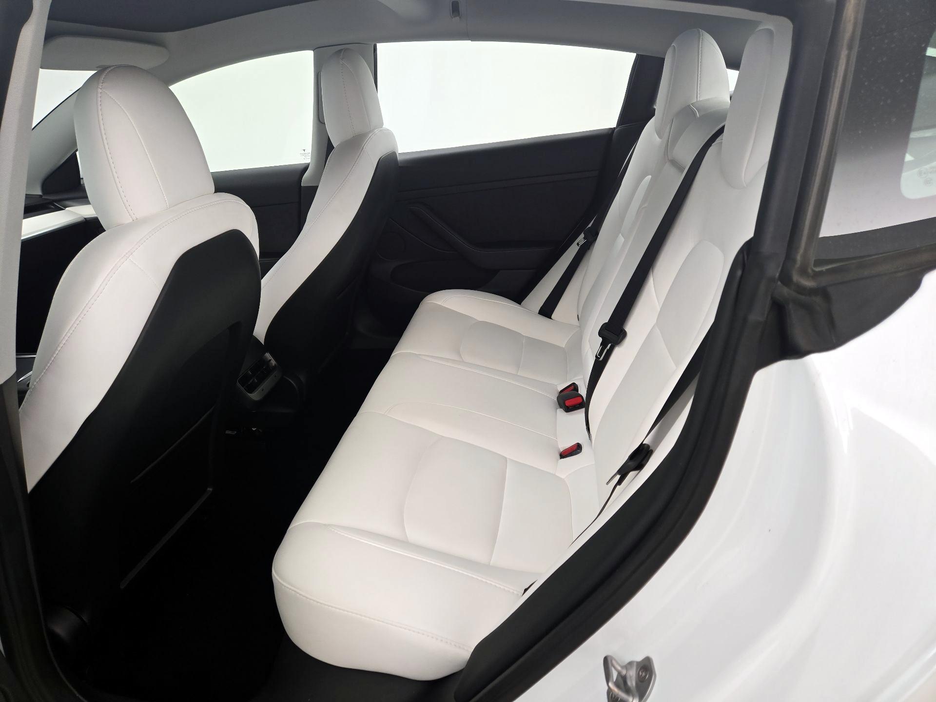 Thumbnail: 2023 Tesla Model 3 - 18