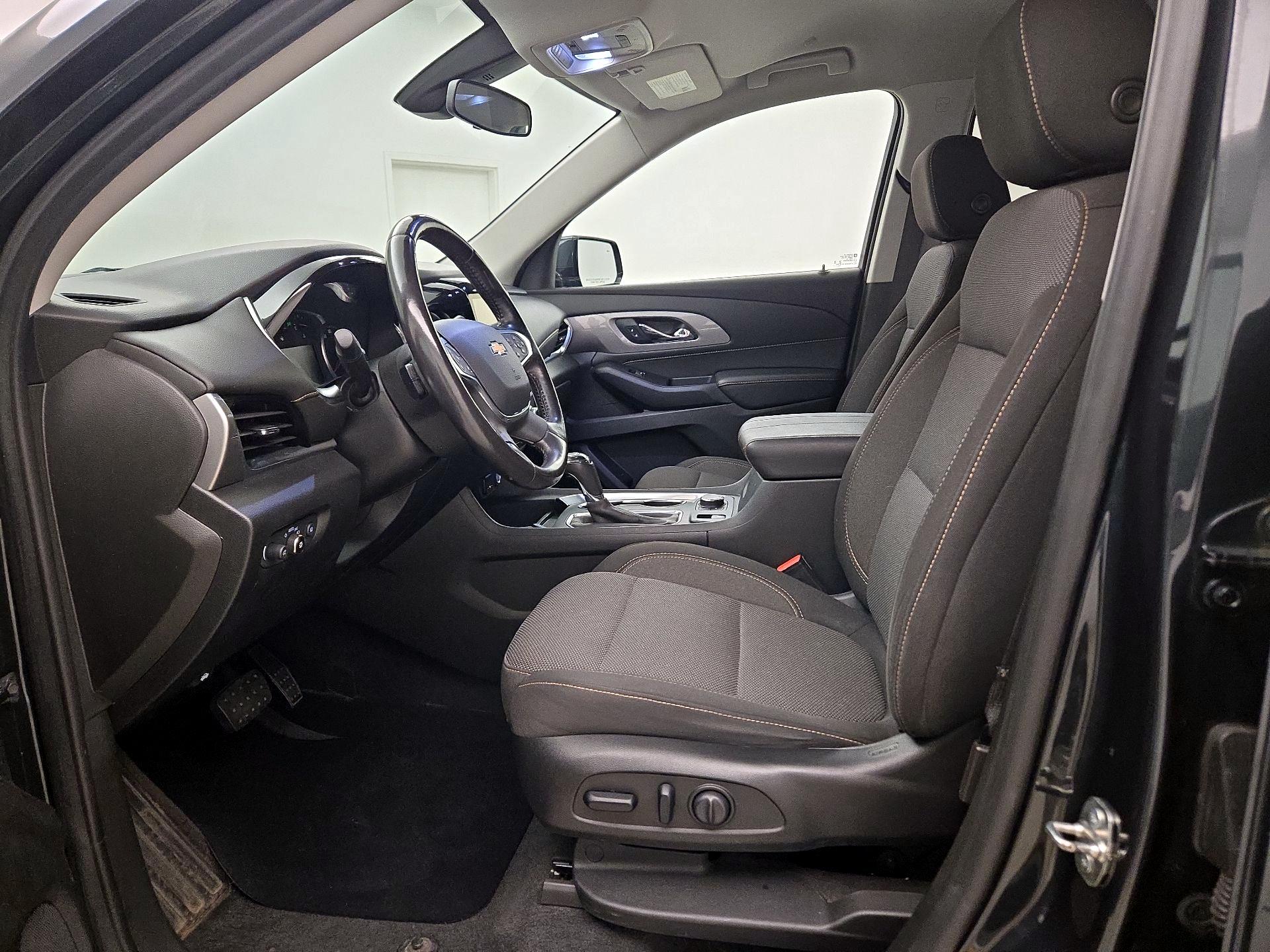Thumbnail: 2020 Chevrolet Traverse - 11