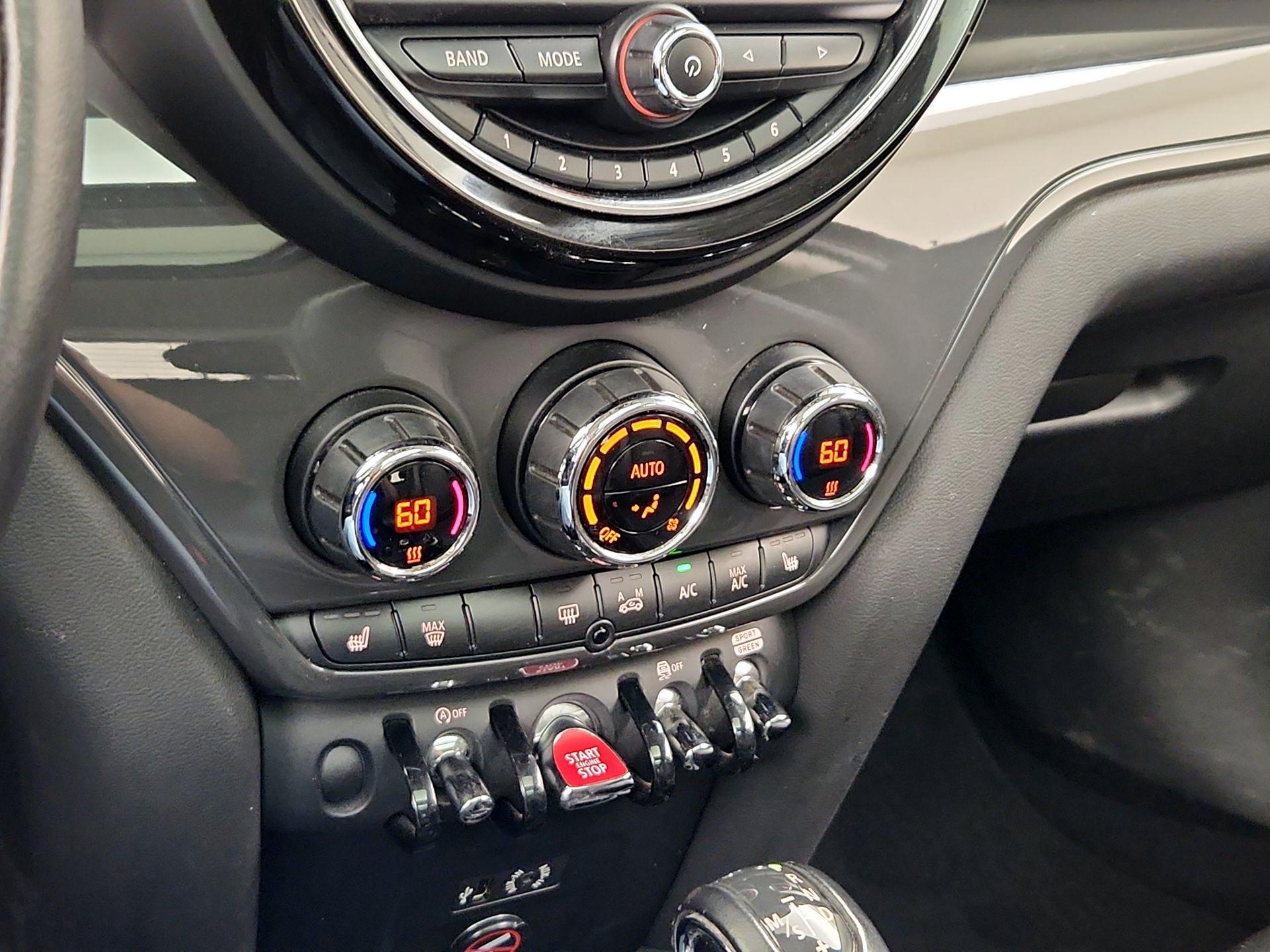 Thumbnail: 2018 MINI Cooper Countryman - 16