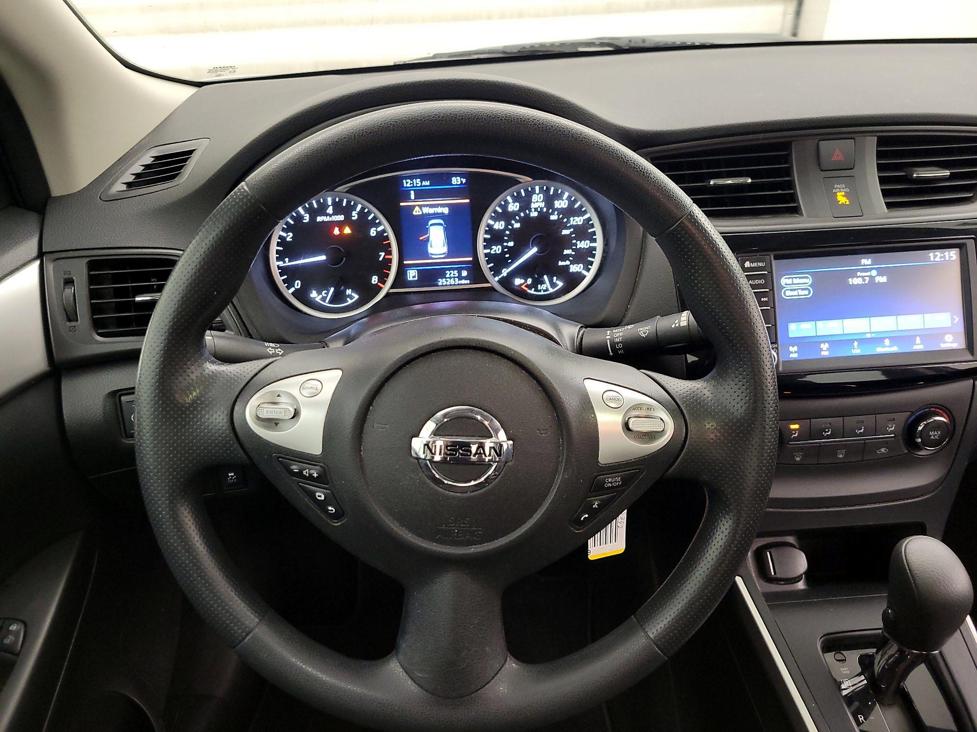 Thumbnail: 2019 Nissan Sentra - 10