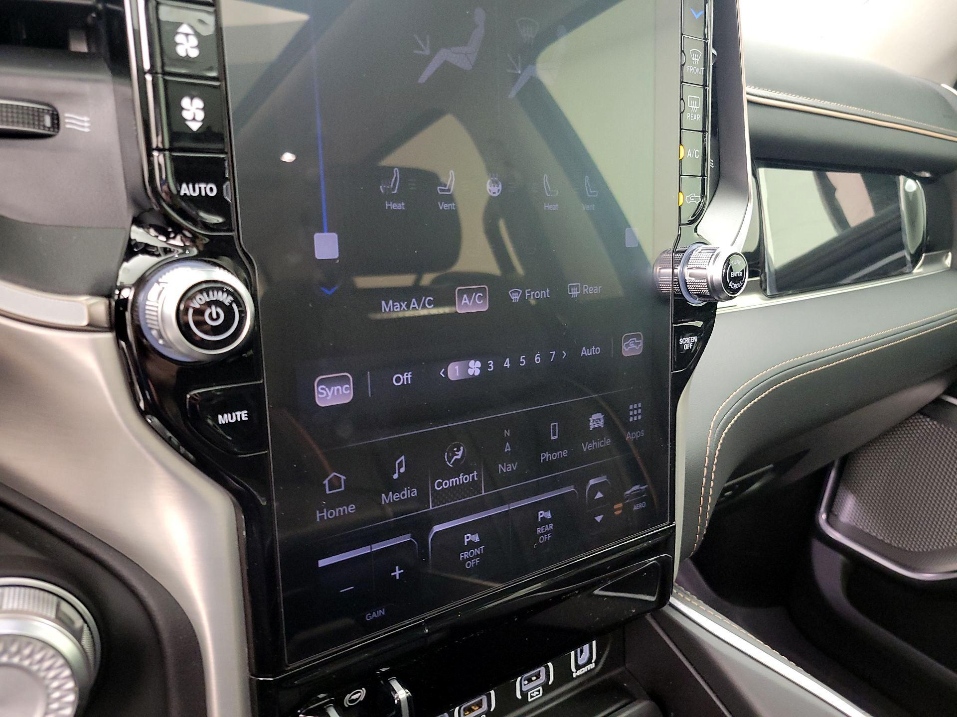 Thumbnail: 2026 RAM 1500 - 17