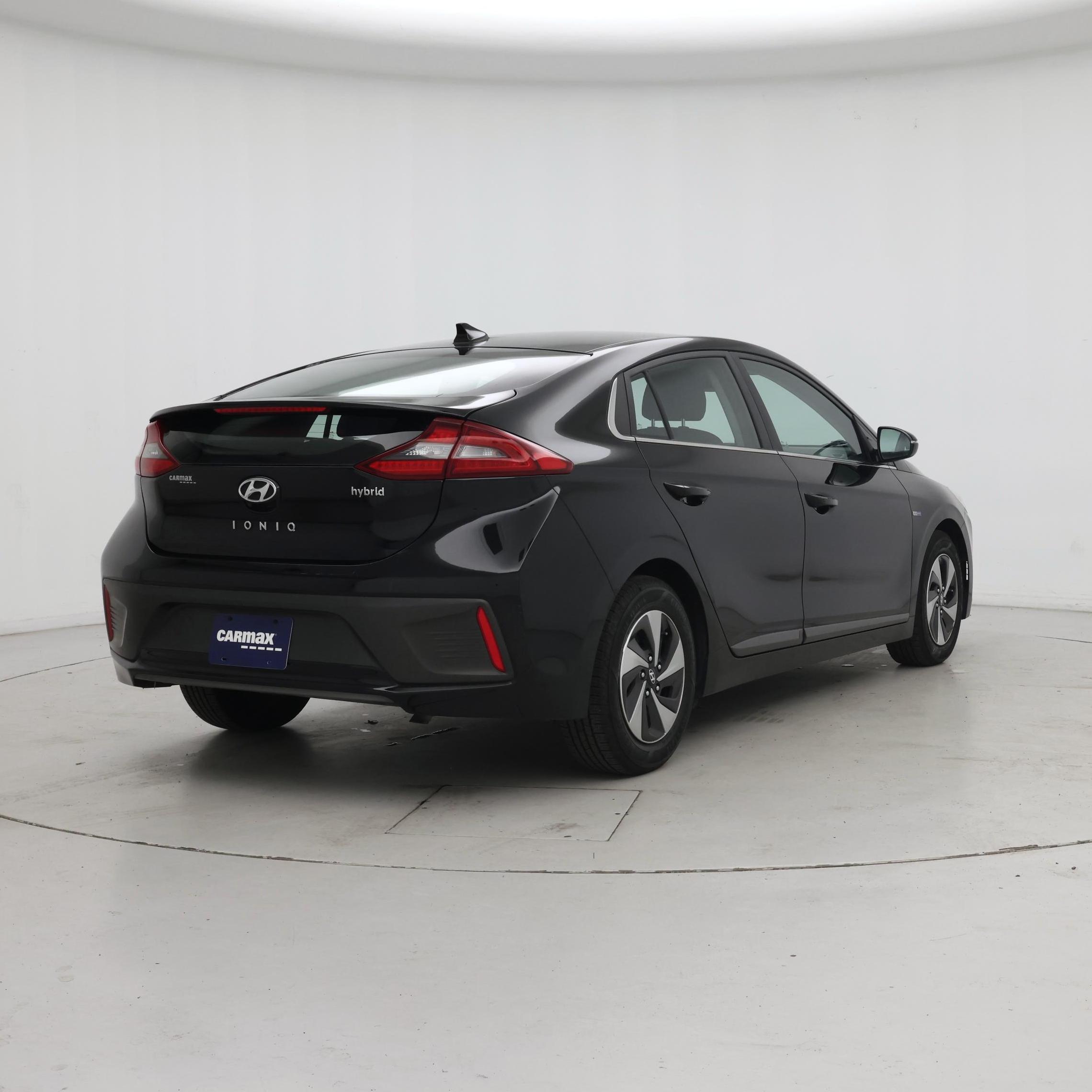 Thumbnail: 2019 Hyundai Ioniq - 8