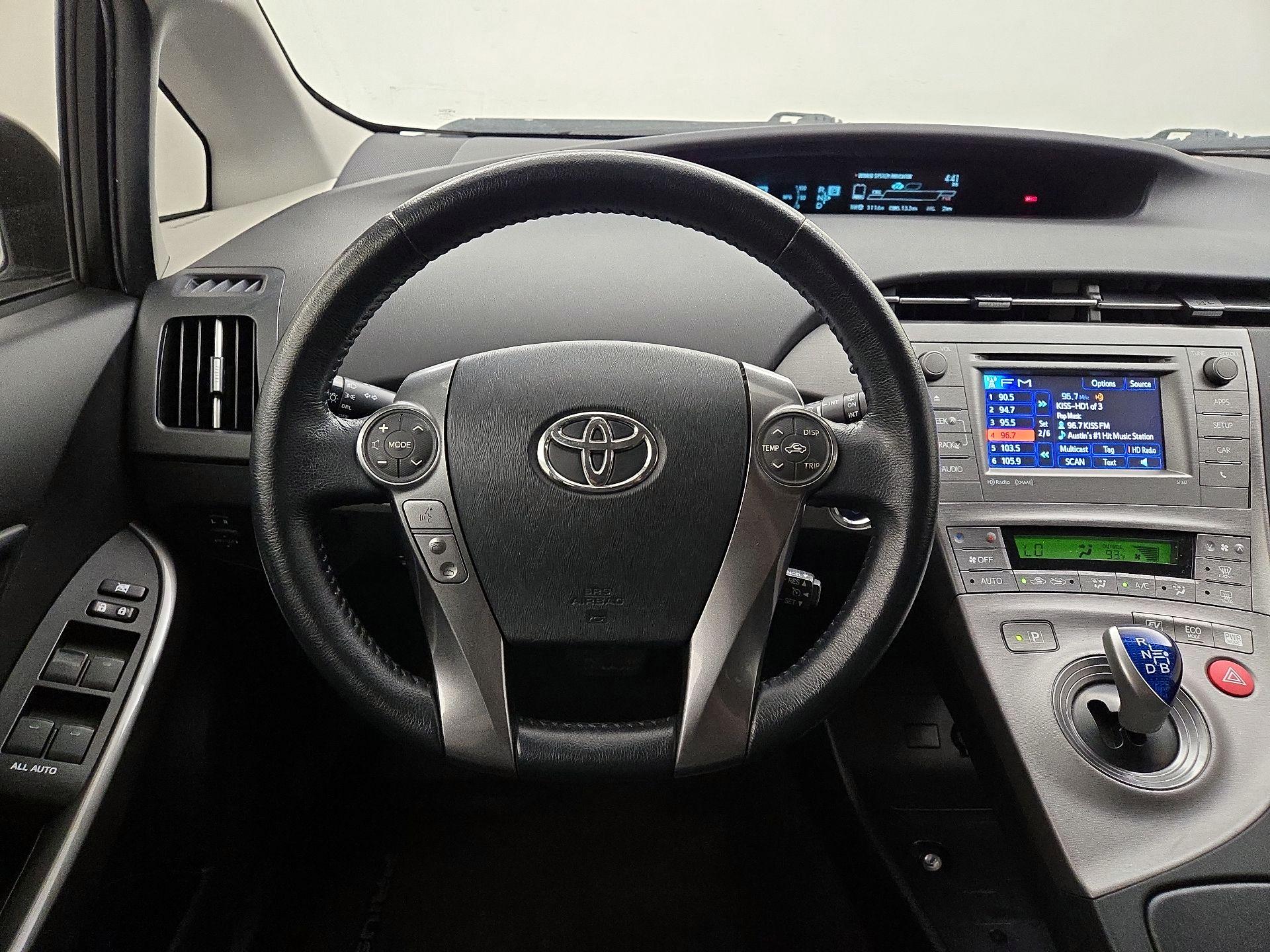Thumbnail: 2015 Toyota Prius - 10