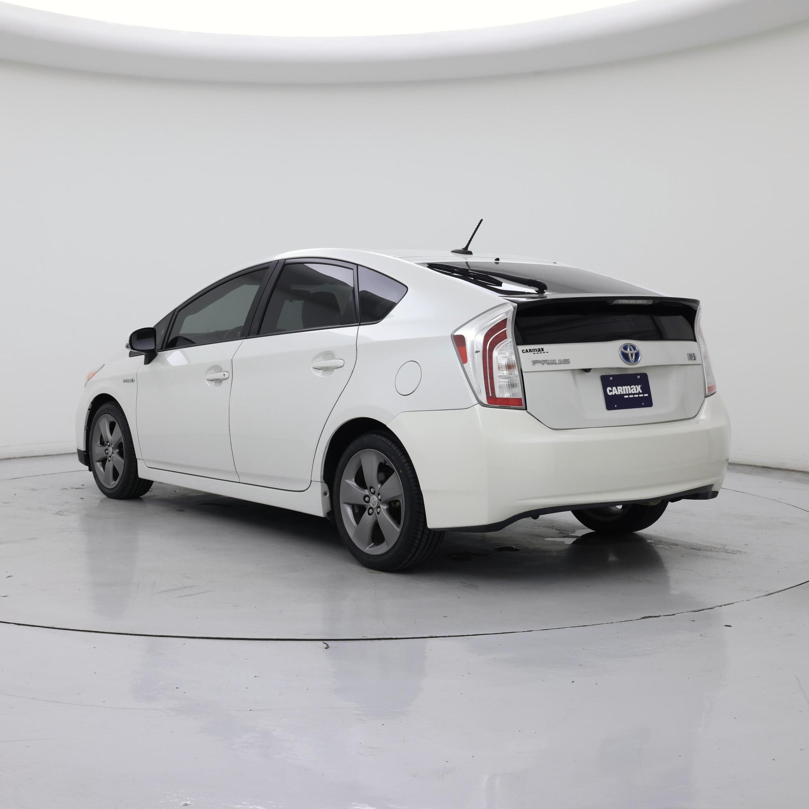 Thumbnail: 2015 Toyota Prius - 2