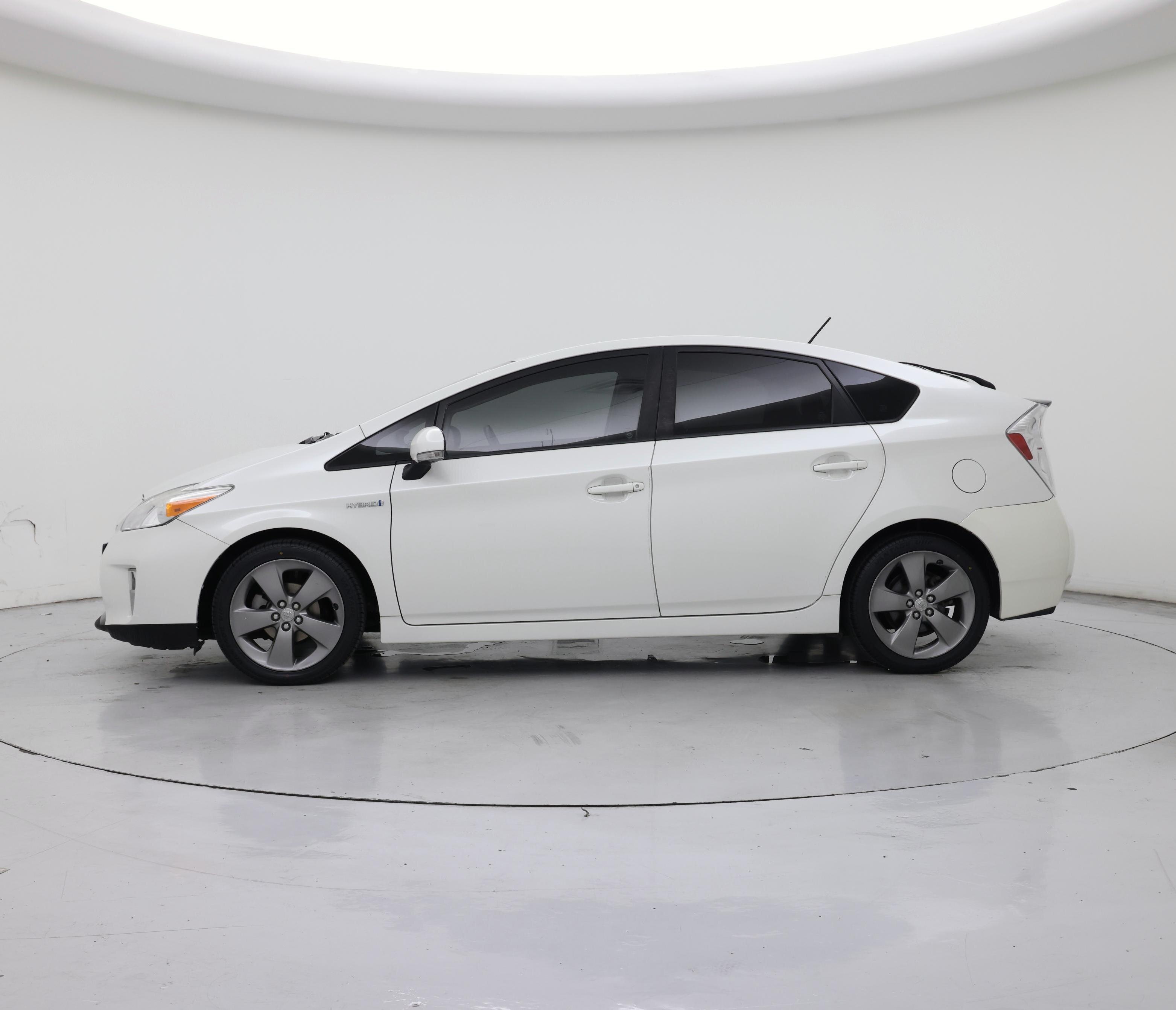 Thumbnail: 2015 Toyota Prius - 3