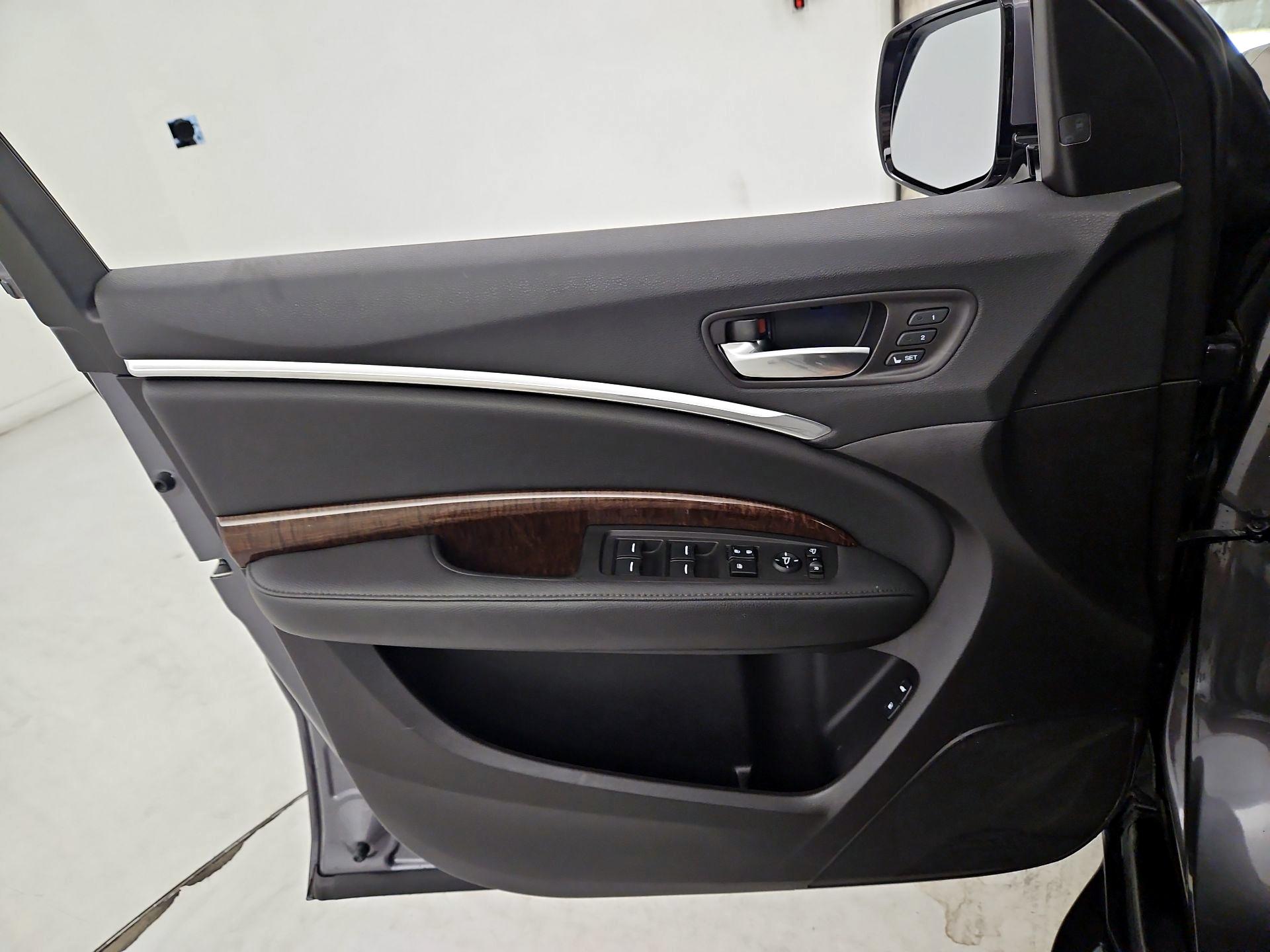 Thumbnail: 2017 Acura MDX - 12