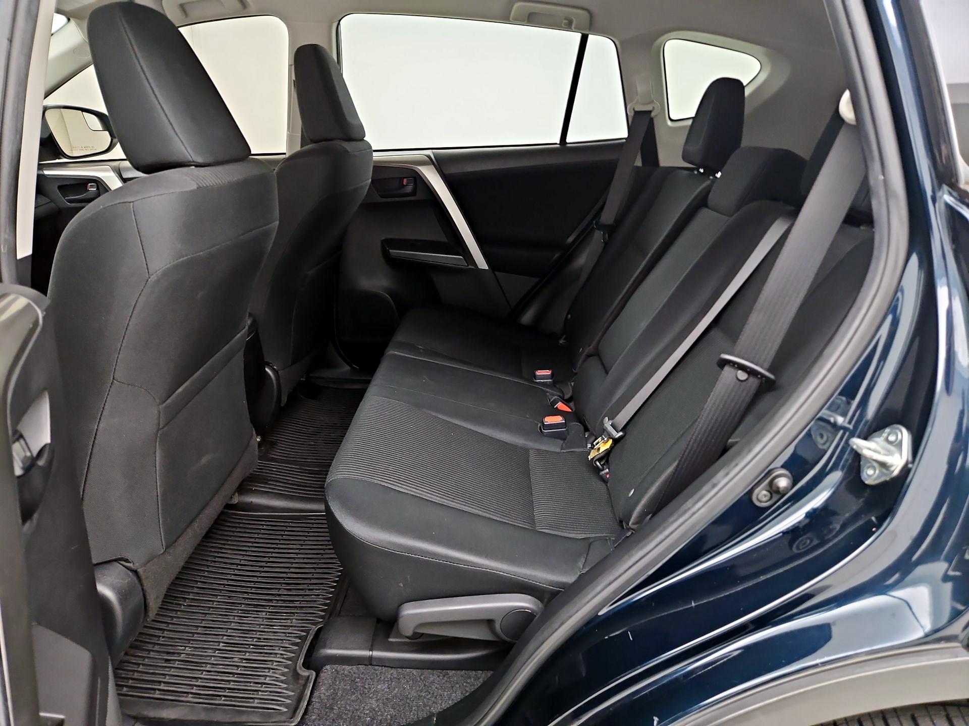 Thumbnail: 2018 Toyota RAV4 - 19