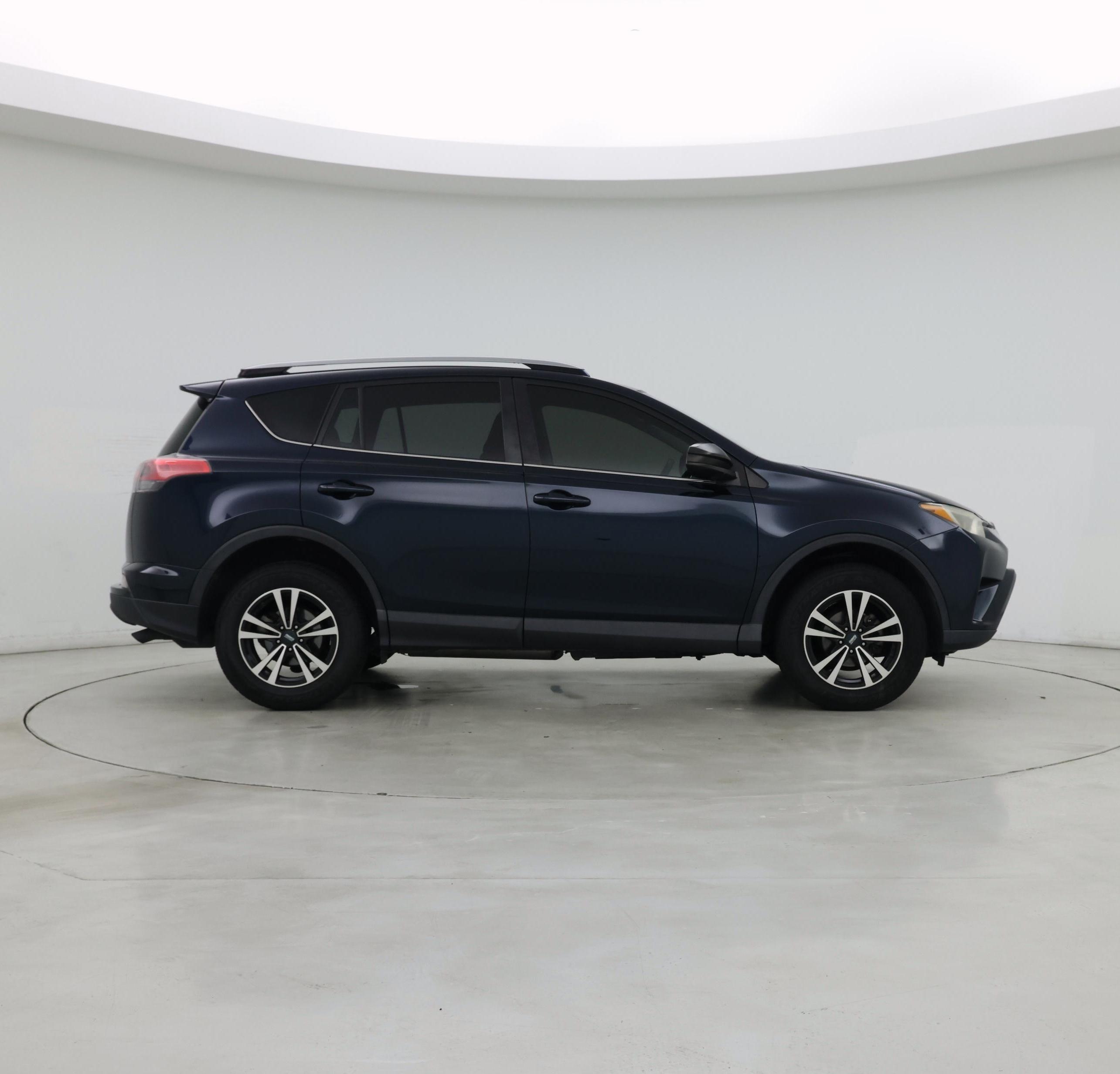 Thumbnail: 2018 Toyota RAV4 - 7