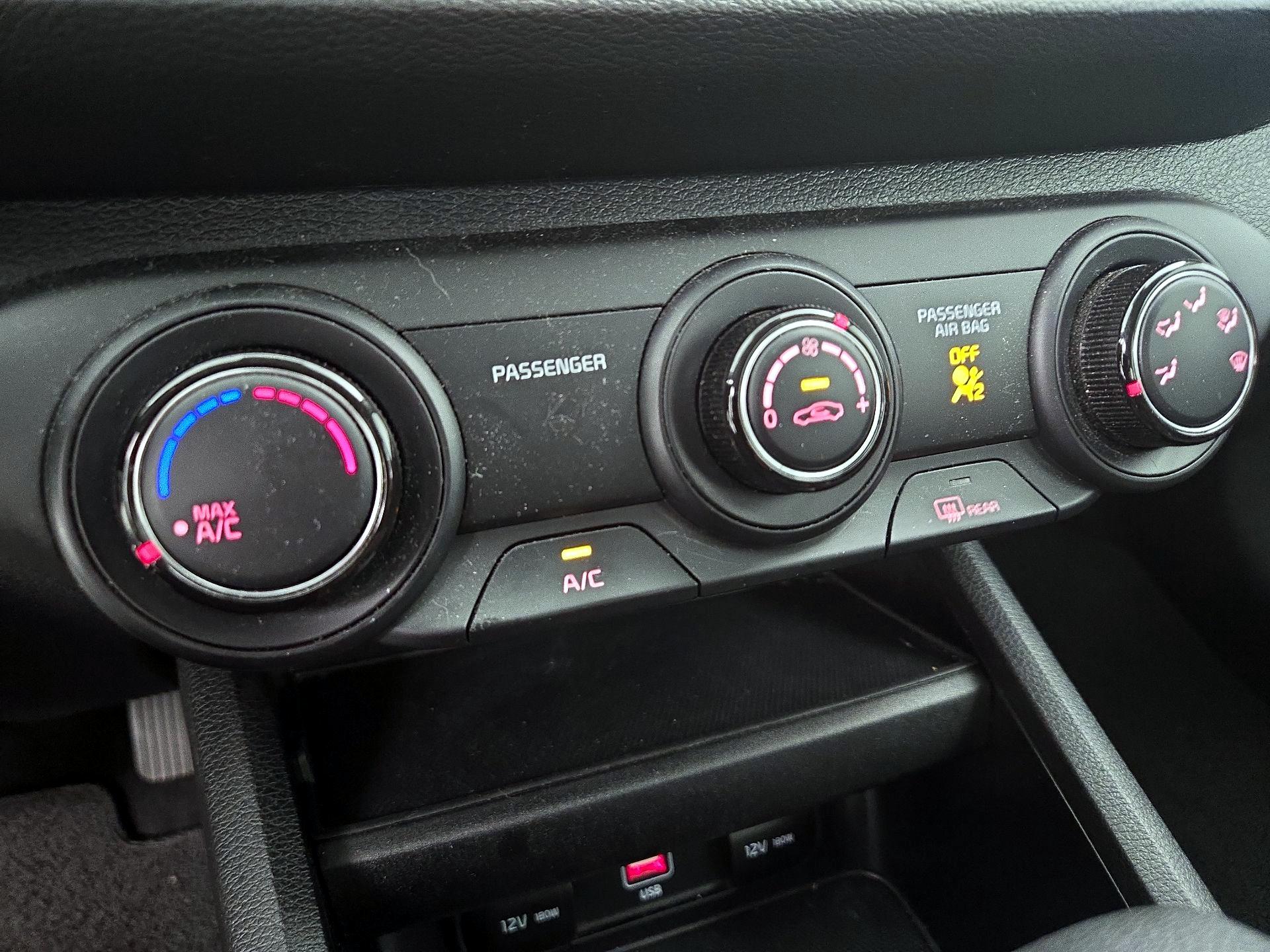 Thumbnail: 2023 Kia Forte - 16