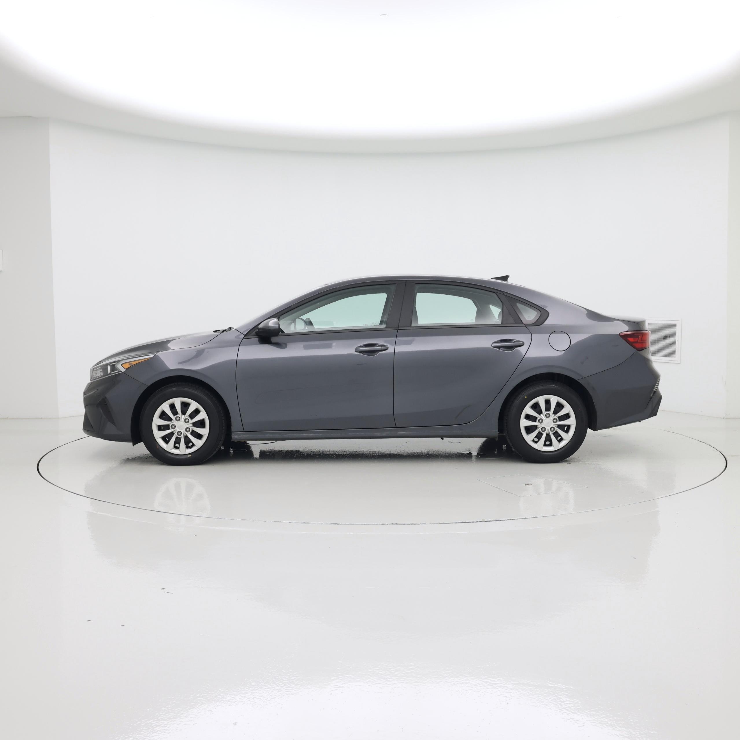 Thumbnail: 2023 Kia Forte - 3