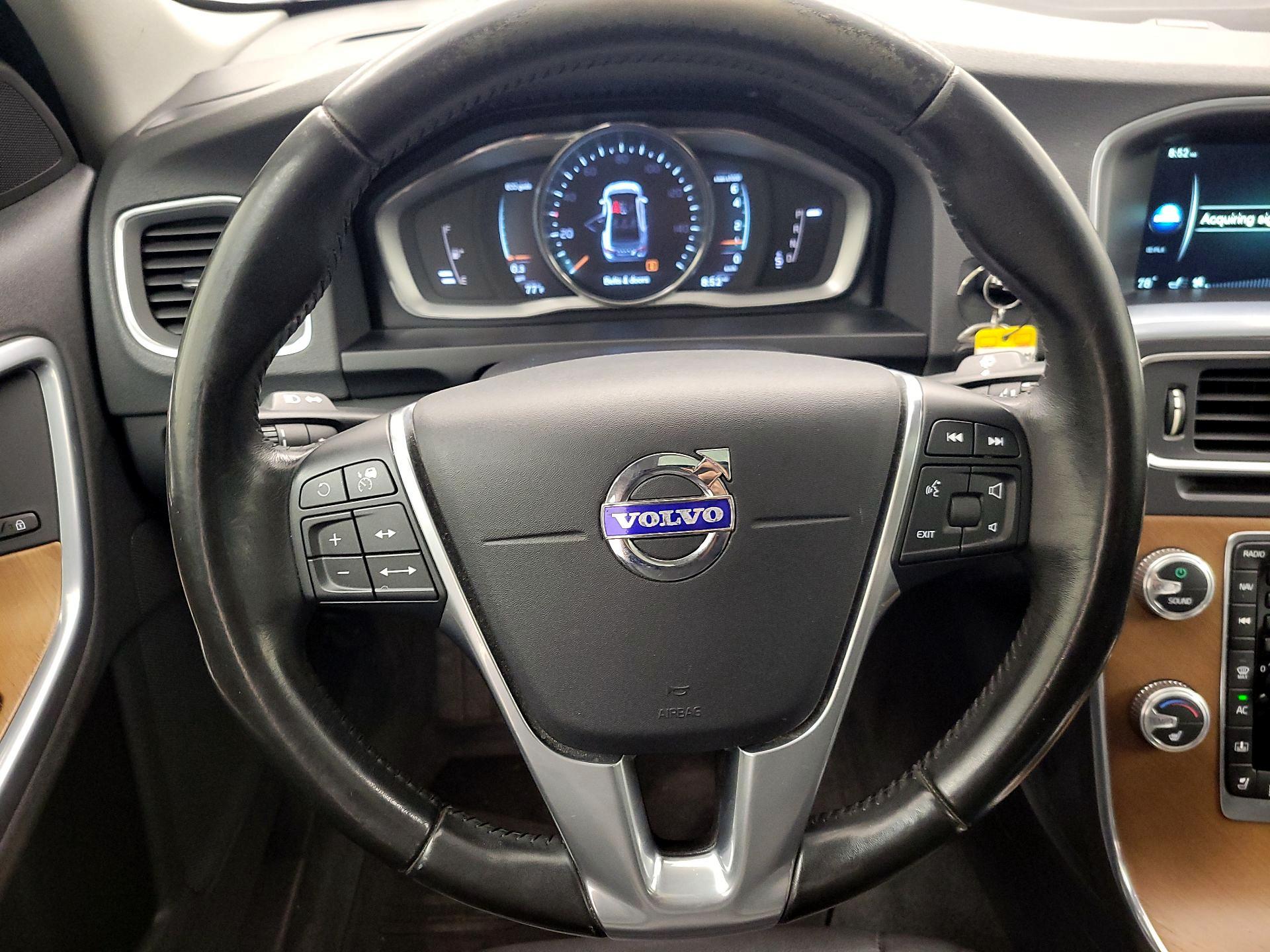 Thumbnail: 2016 Volvo S60 - 10