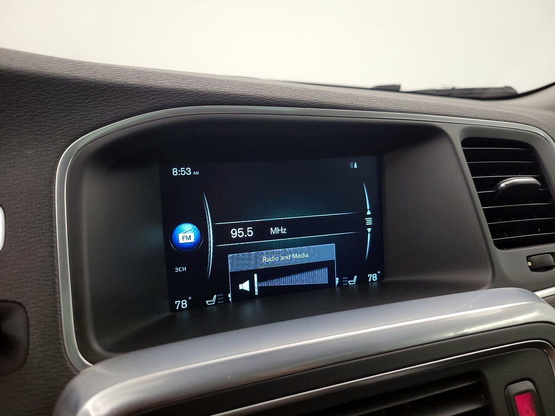 Thumbnail: 2016 Volvo S60 - 16