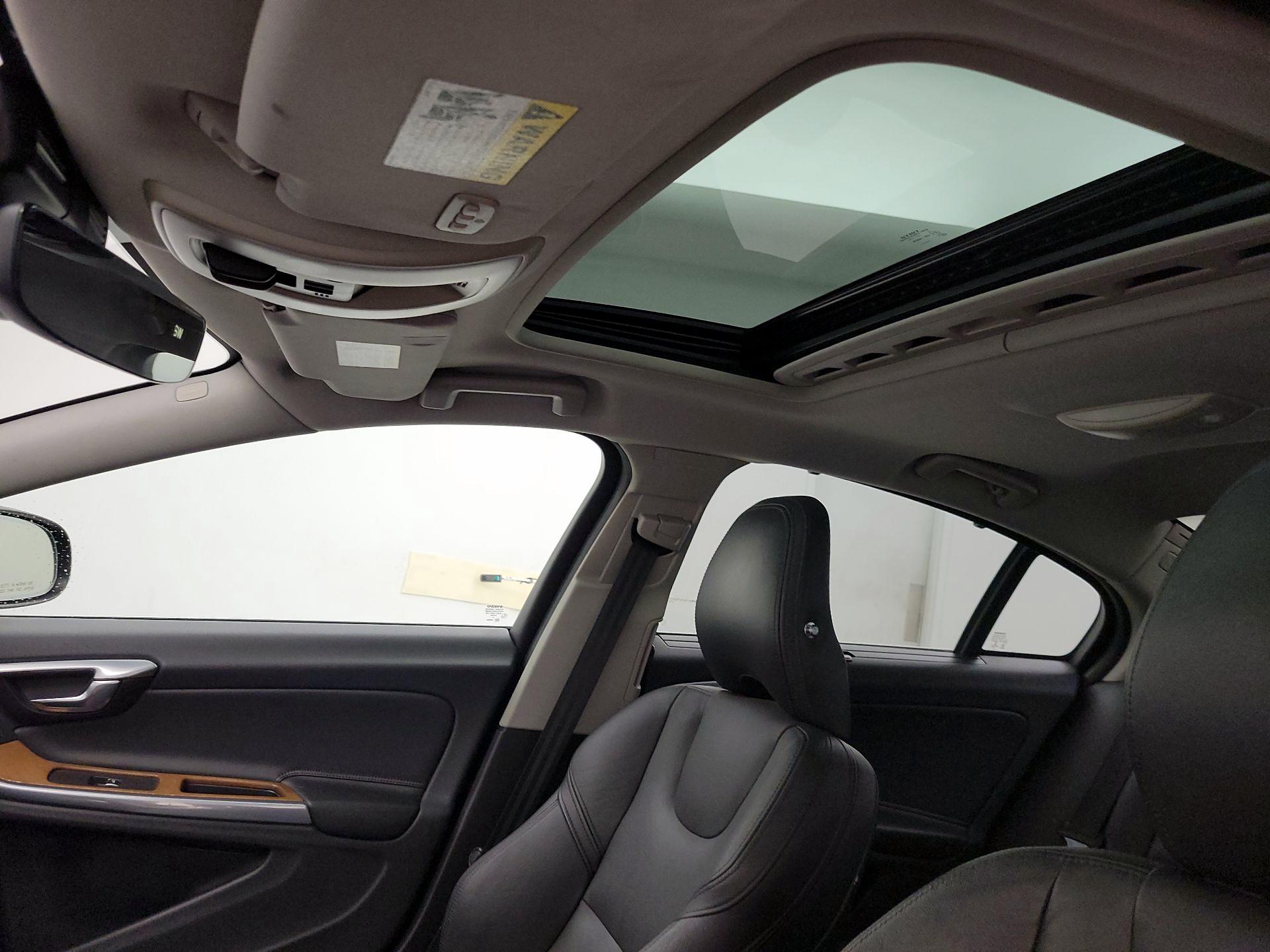 Thumbnail: 2016 Volvo S60 - 19