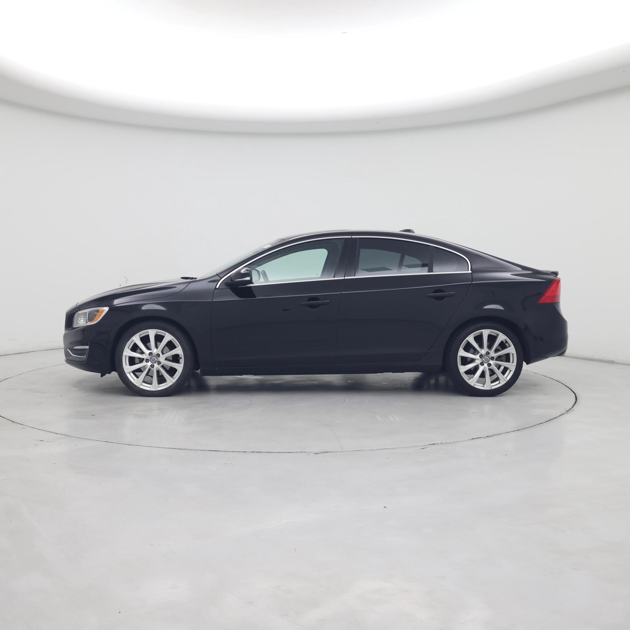 Thumbnail: 2016 Volvo S60 - 3